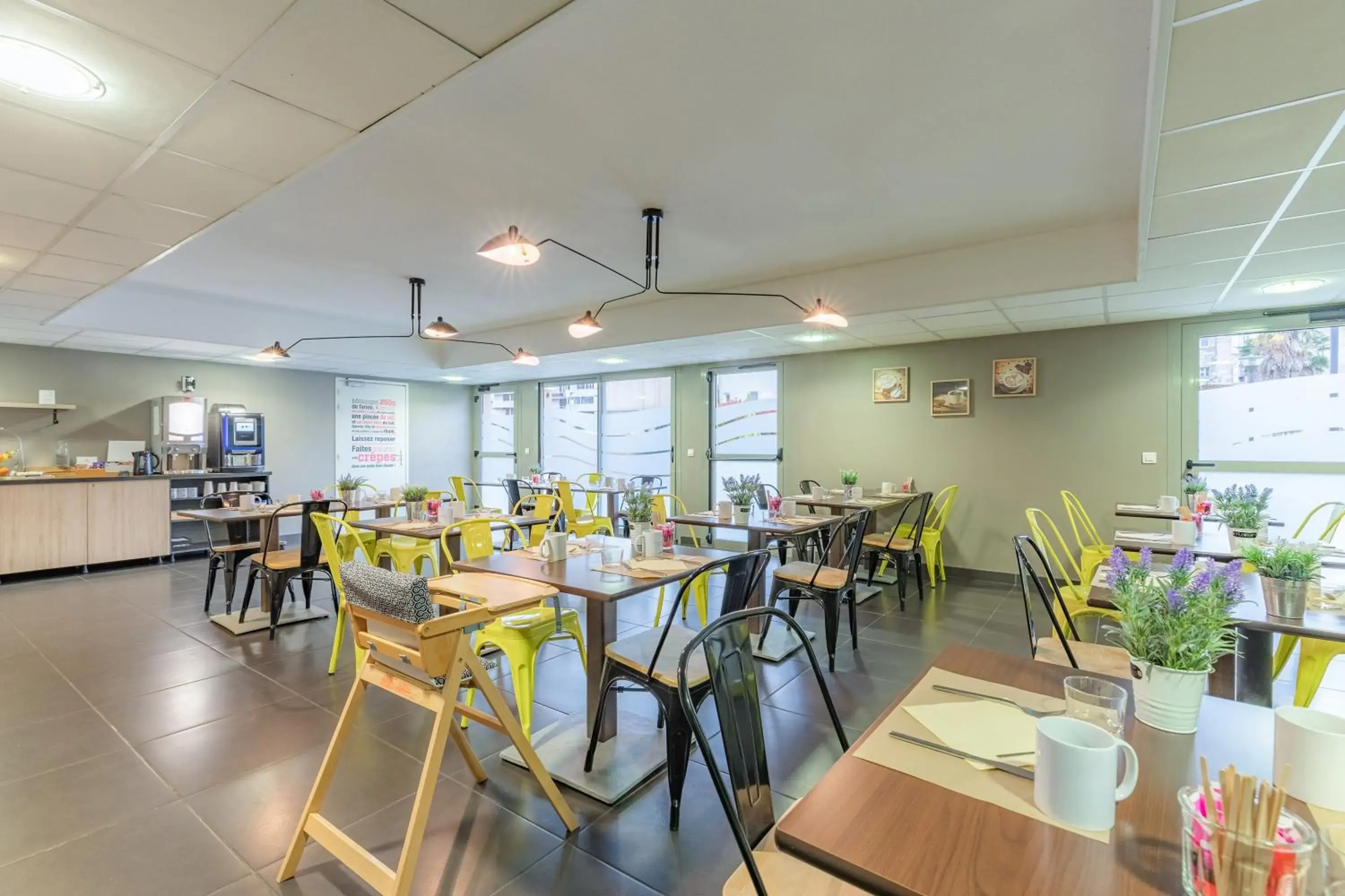 Breakfast in Appart'City Confort Agen Centre Breakfast in Appart'City Confort Agen Centre