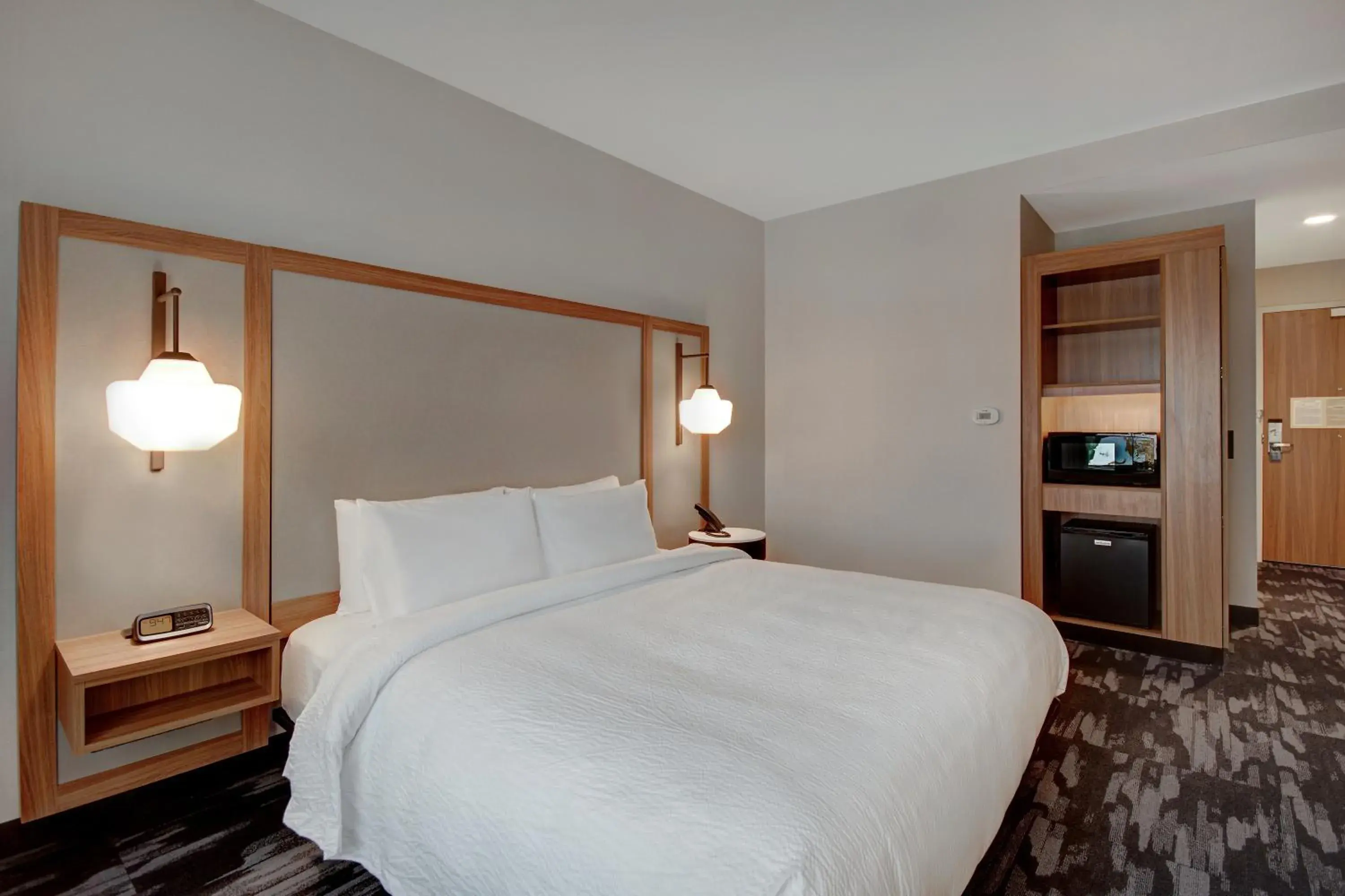 Bed in Fairfield by Marriott Inn & Suites Rochester Hills