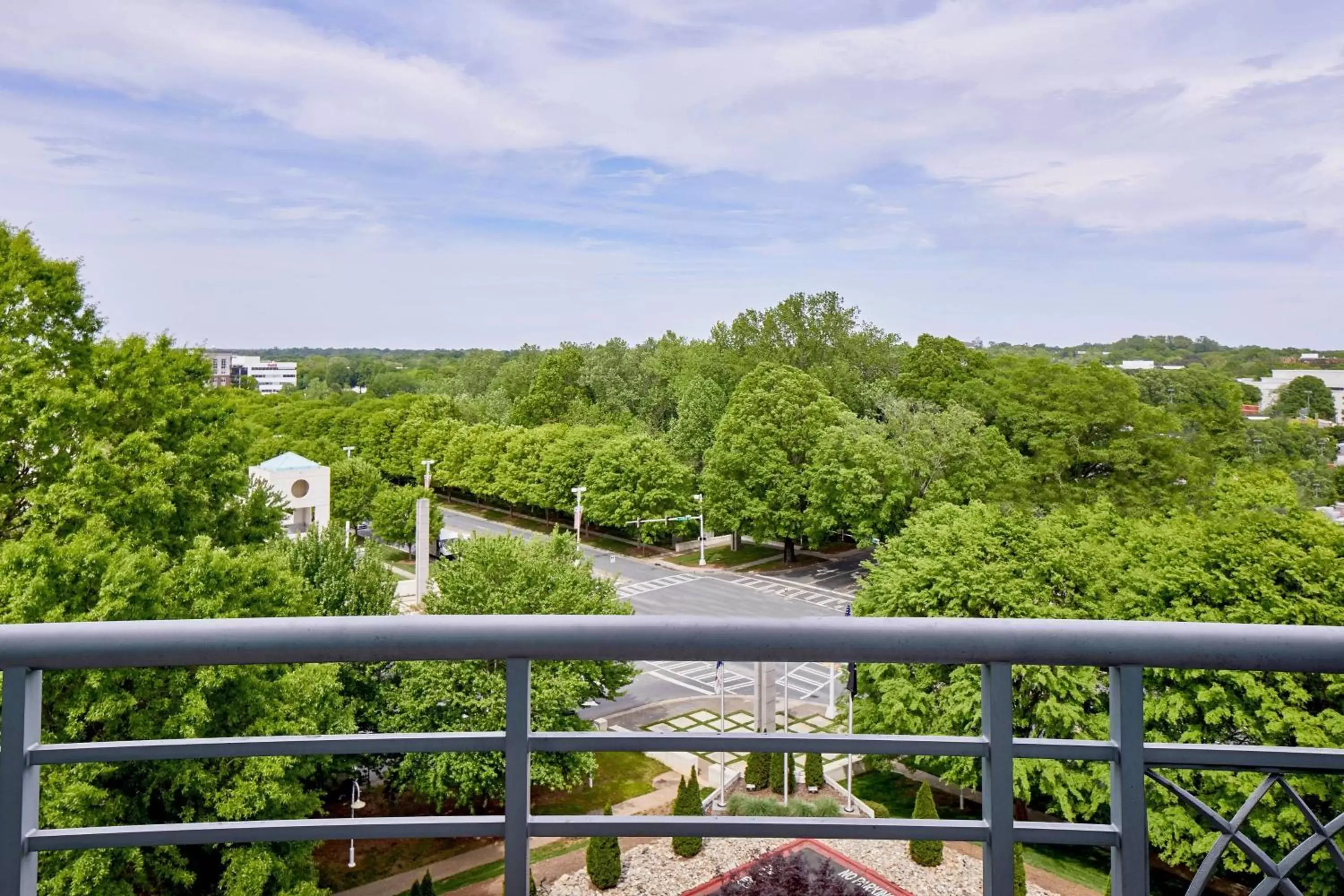 Photo of the whole room, Balcony/Terrace in Renaissance Charlotte SouthPark Hotel