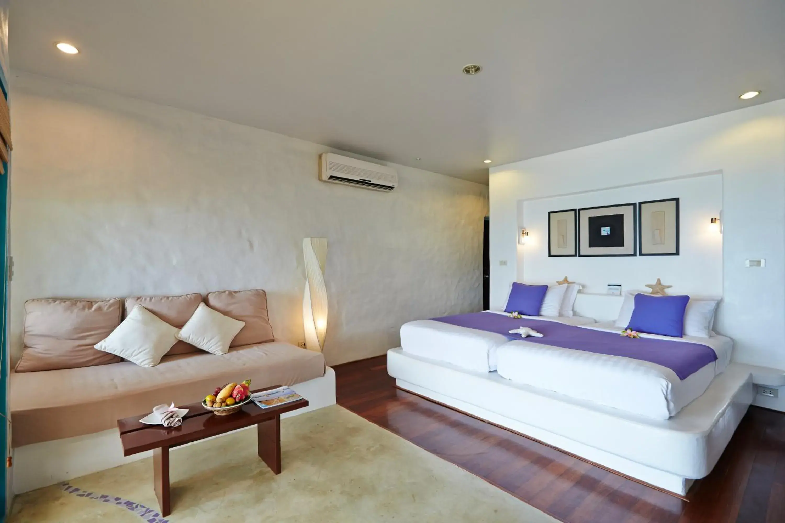 Bed, Seating Area in Vacation Village Phra Nang Lanta - SHA Extra Plus