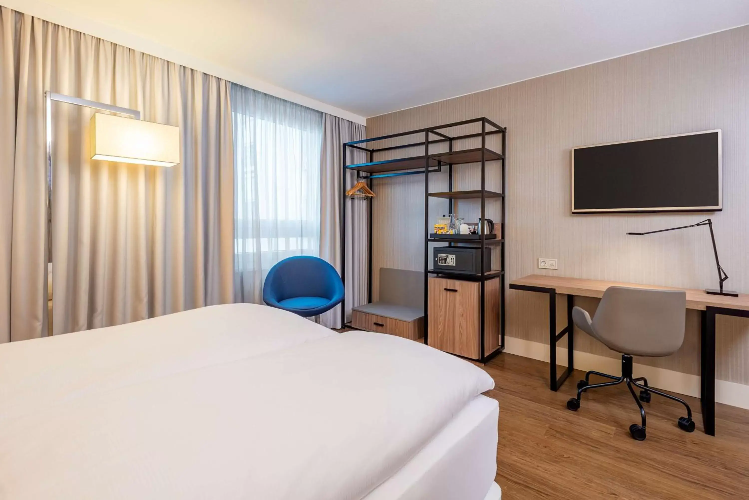 Standard Double or Twin XL Room Free Parking Promo in NH Hamburg Altona Standard Double or Twin XL Room Free Parking Promo in NH Hamburg Altona