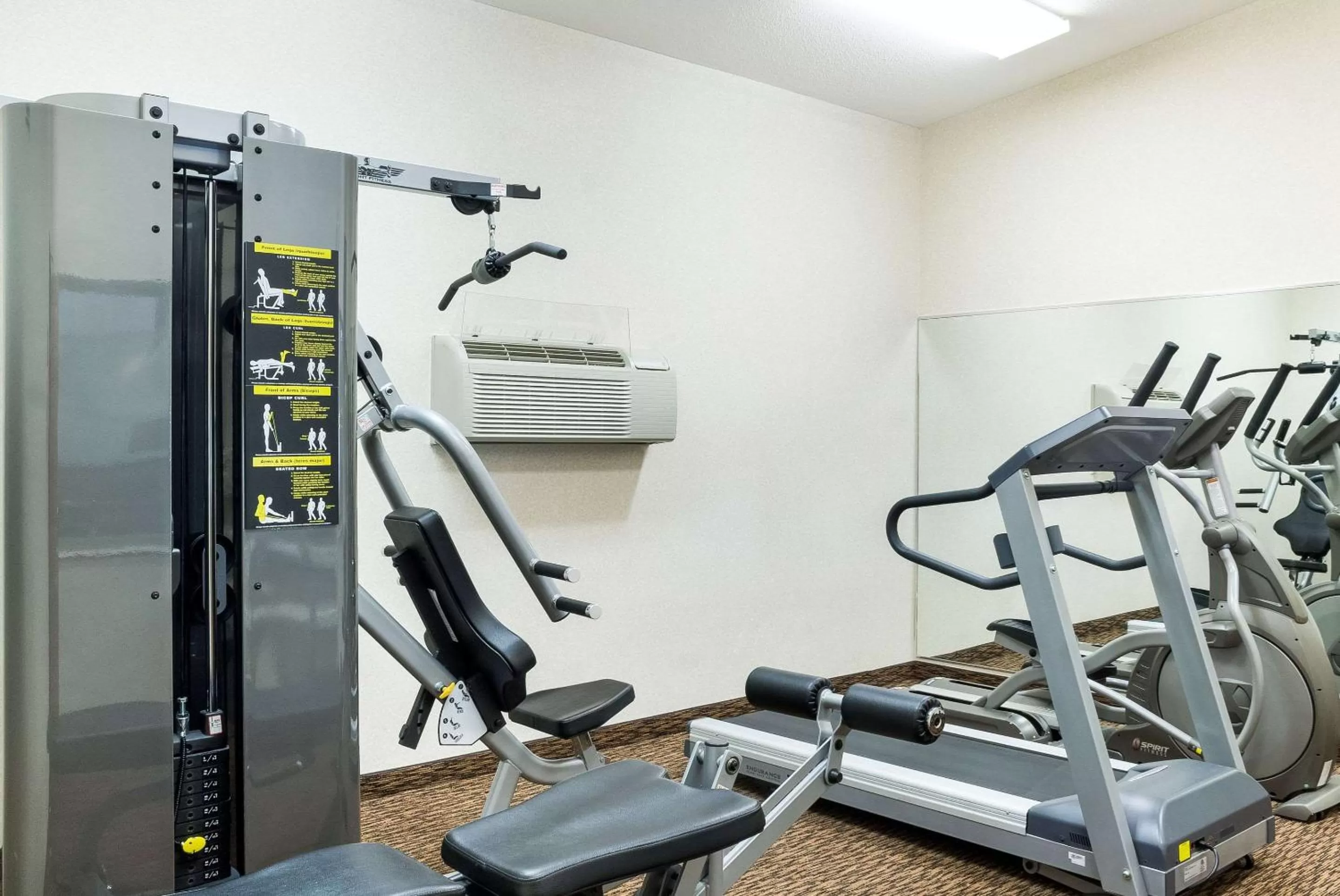 Fitness centre/facilities in Comfort Inn & Suites