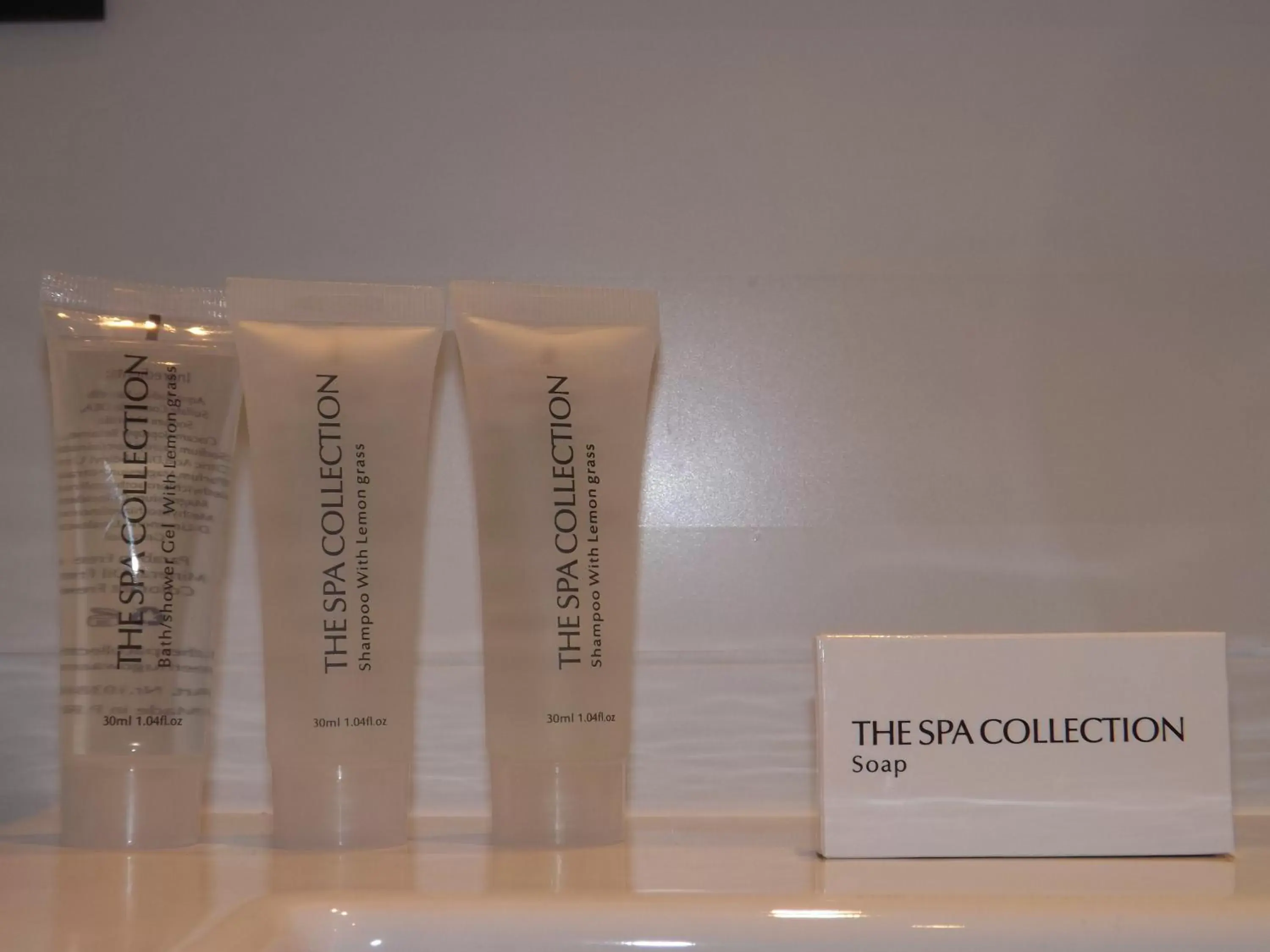 Double Room in Hotel Le Parisien Double Room in Hotel Le Parisien