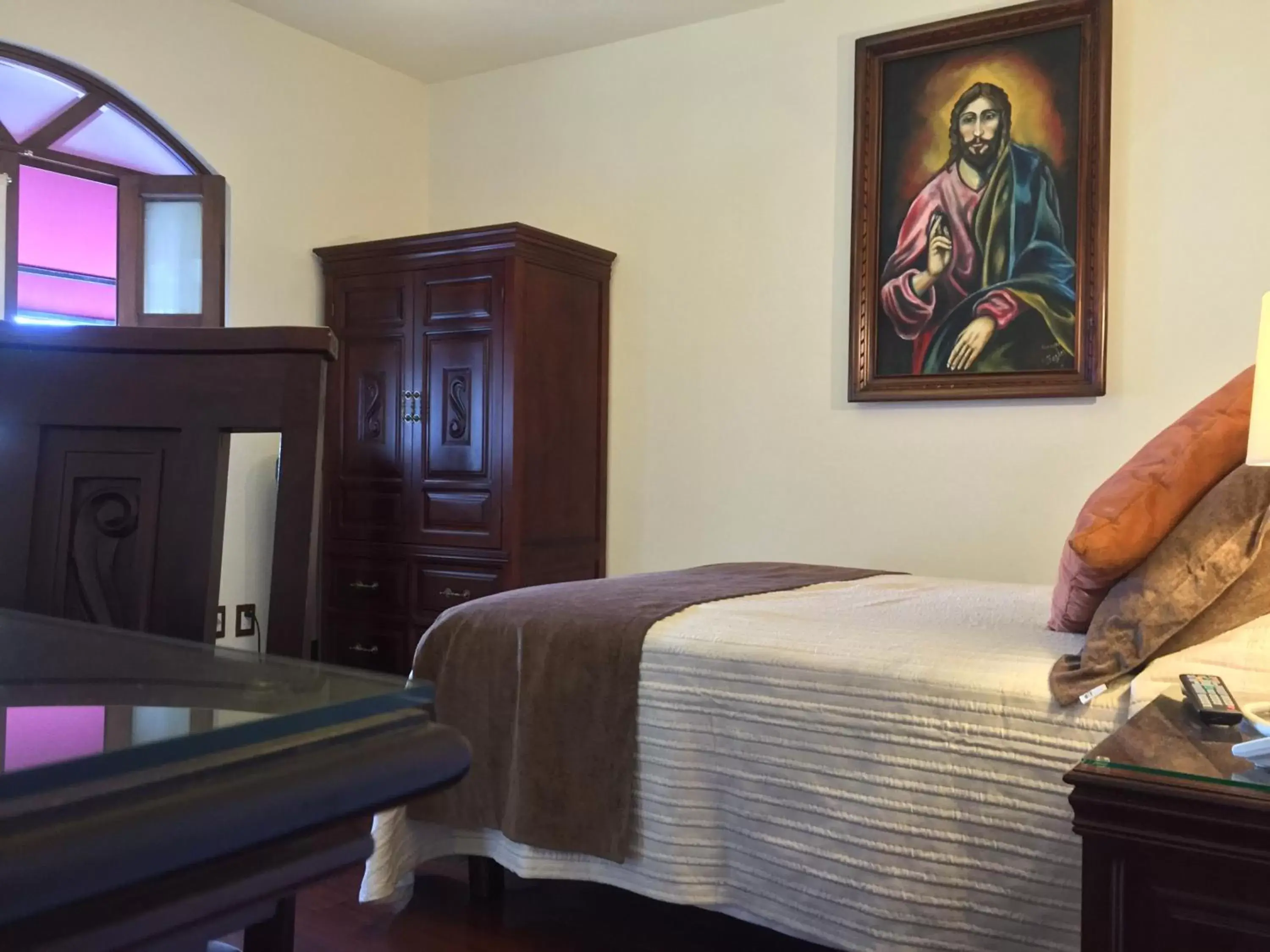 Photo of the whole room, Bed in Hotel San Xavier
