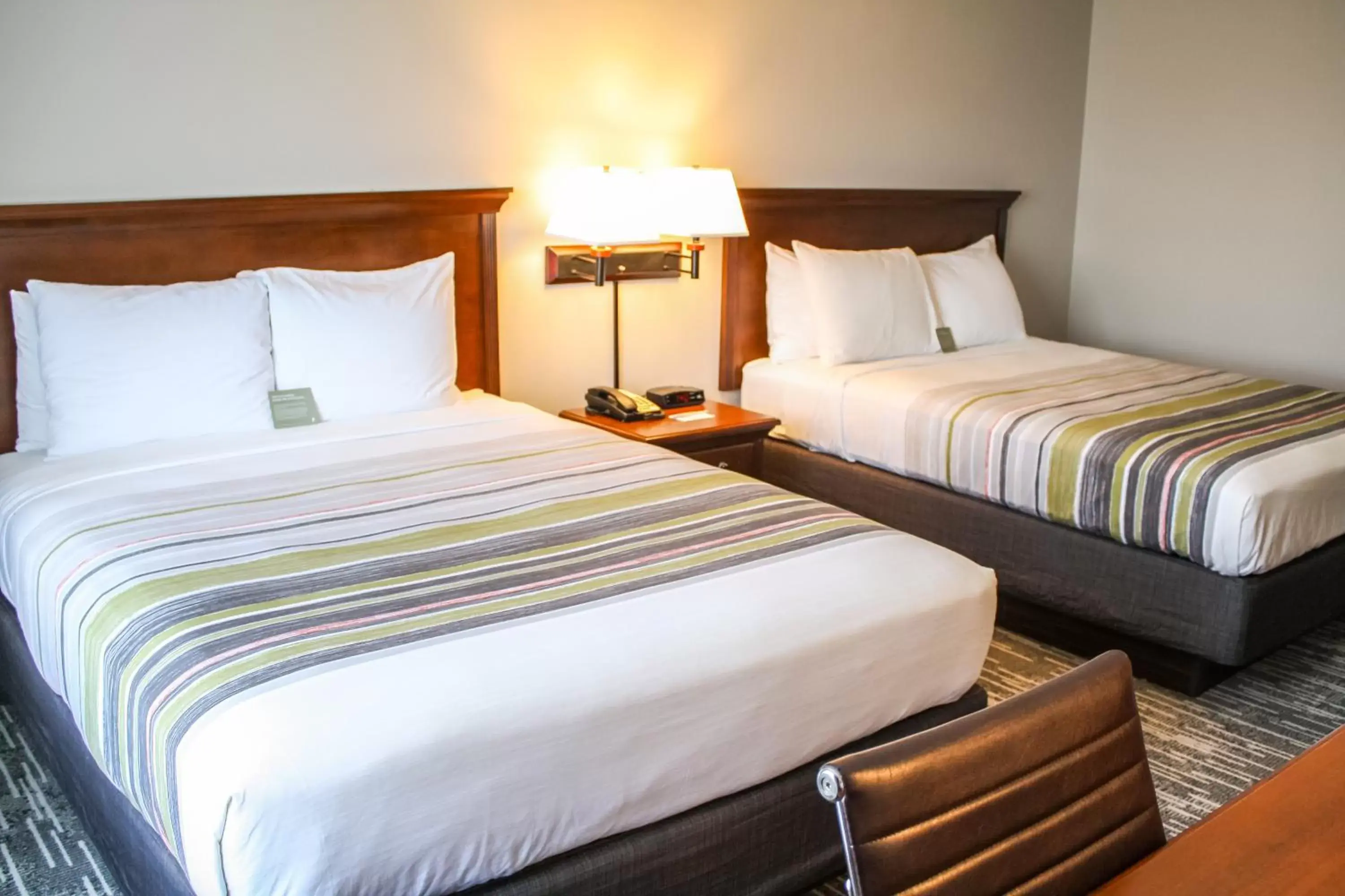 Bed in Country Inn & Suites by Radisson, Washington Dulles International Airport, VA