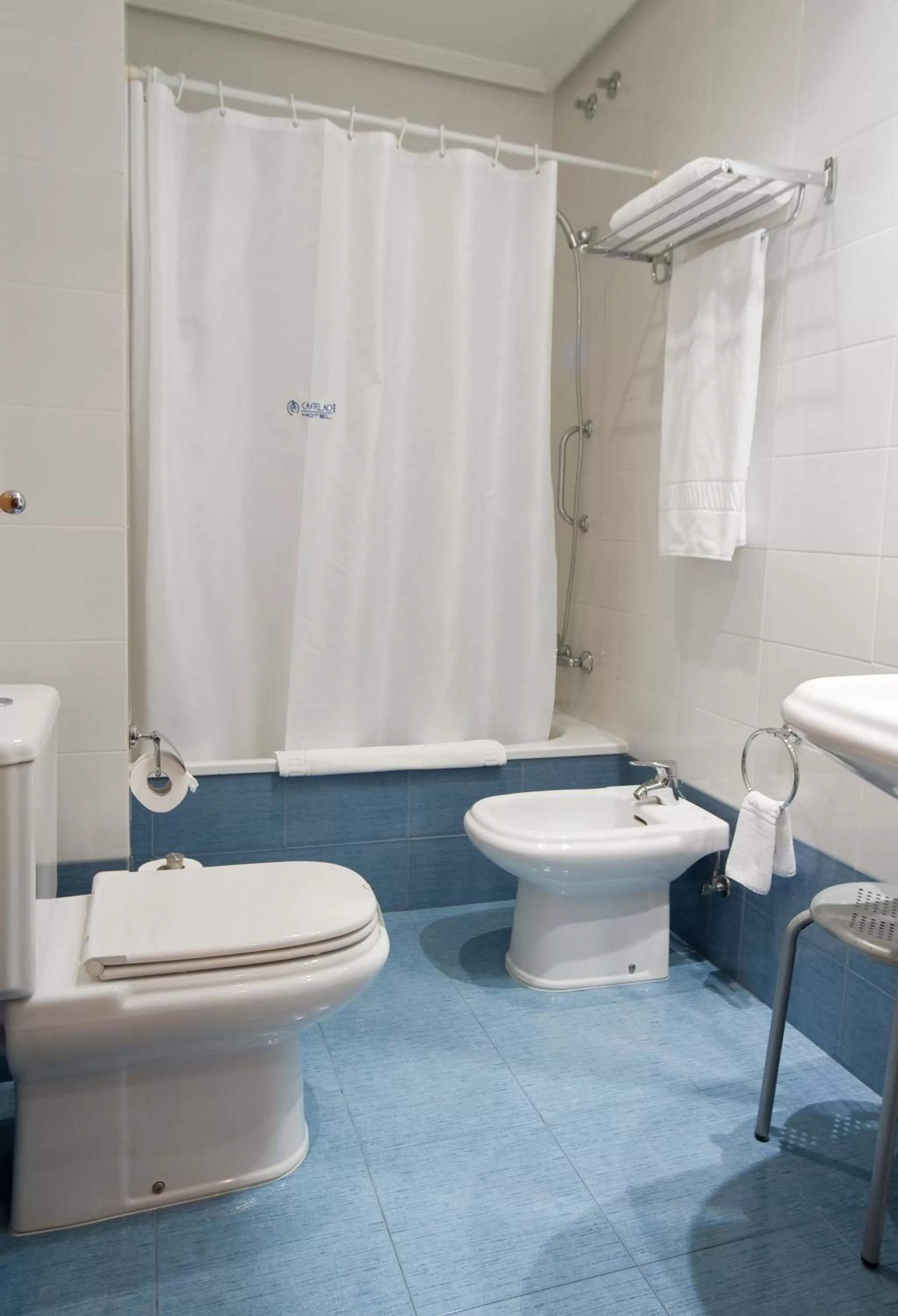 Bathroom in Hotel Alda Castelao