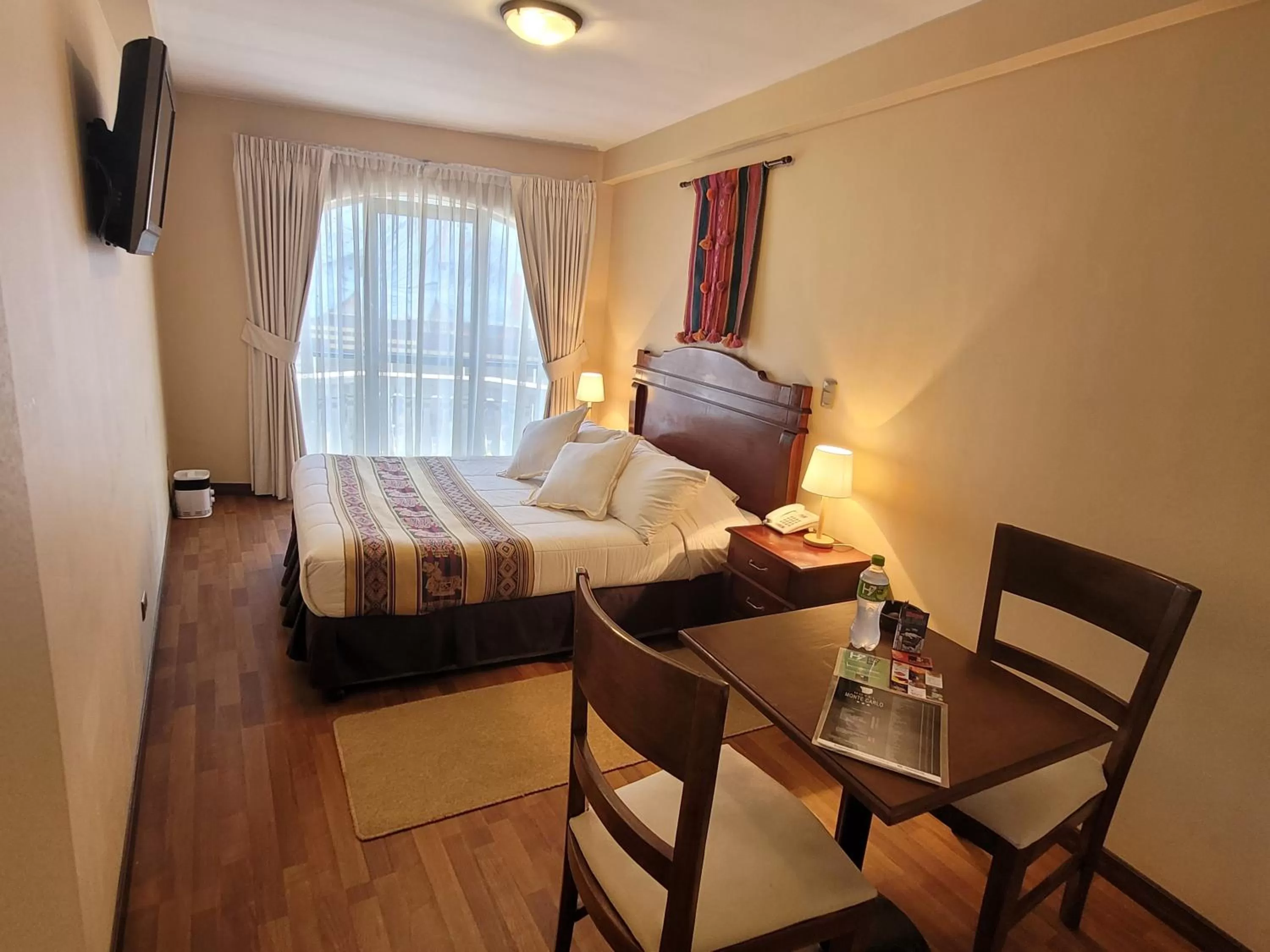 Photo of the whole room, Bed in Hotel Monte Carlo