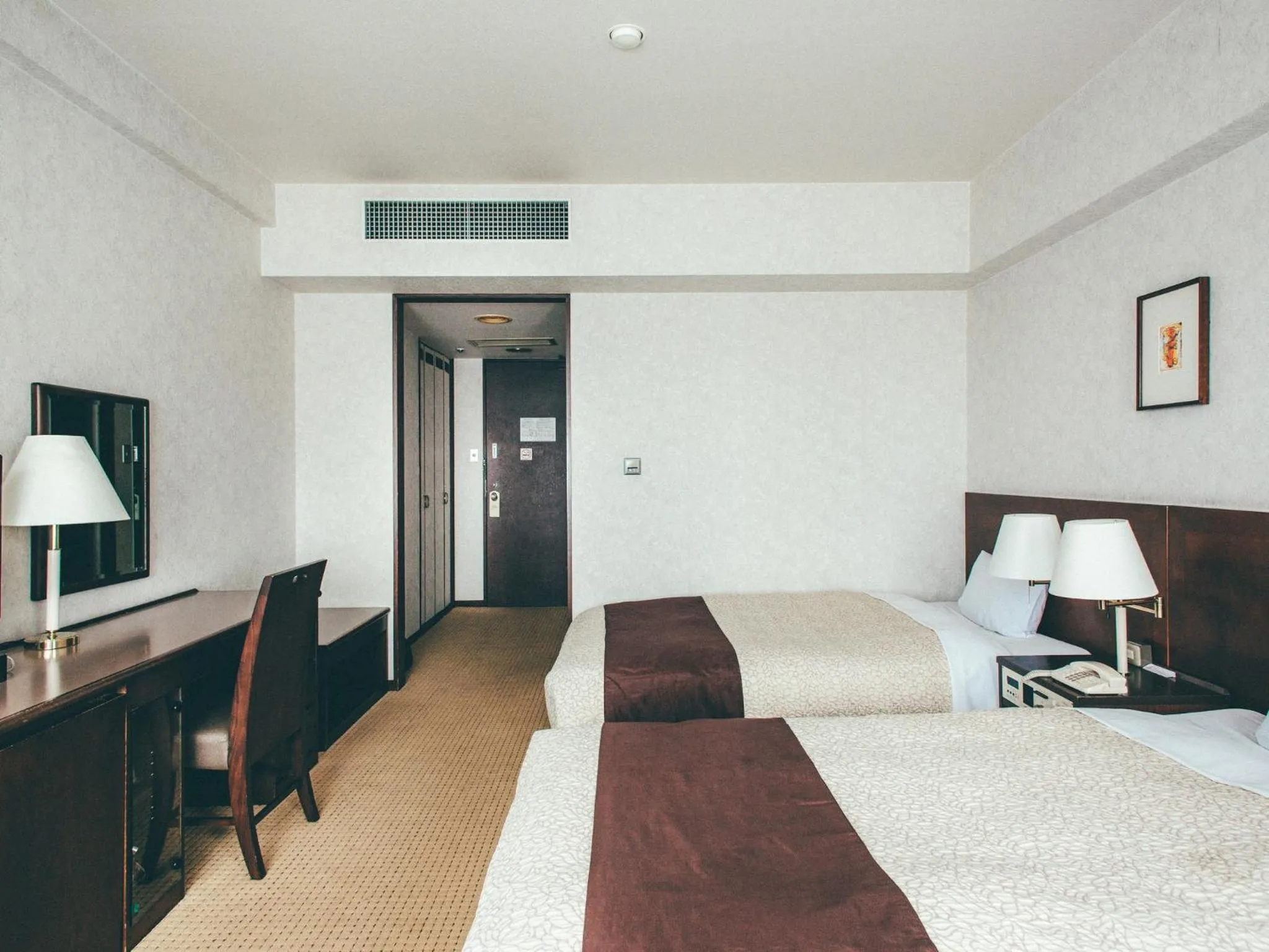 Photo of the whole room, Bed in Kanazawa Kokusai Hotel