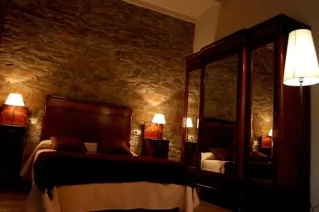 Photo of the whole room, Bed in La Torre del Vilar