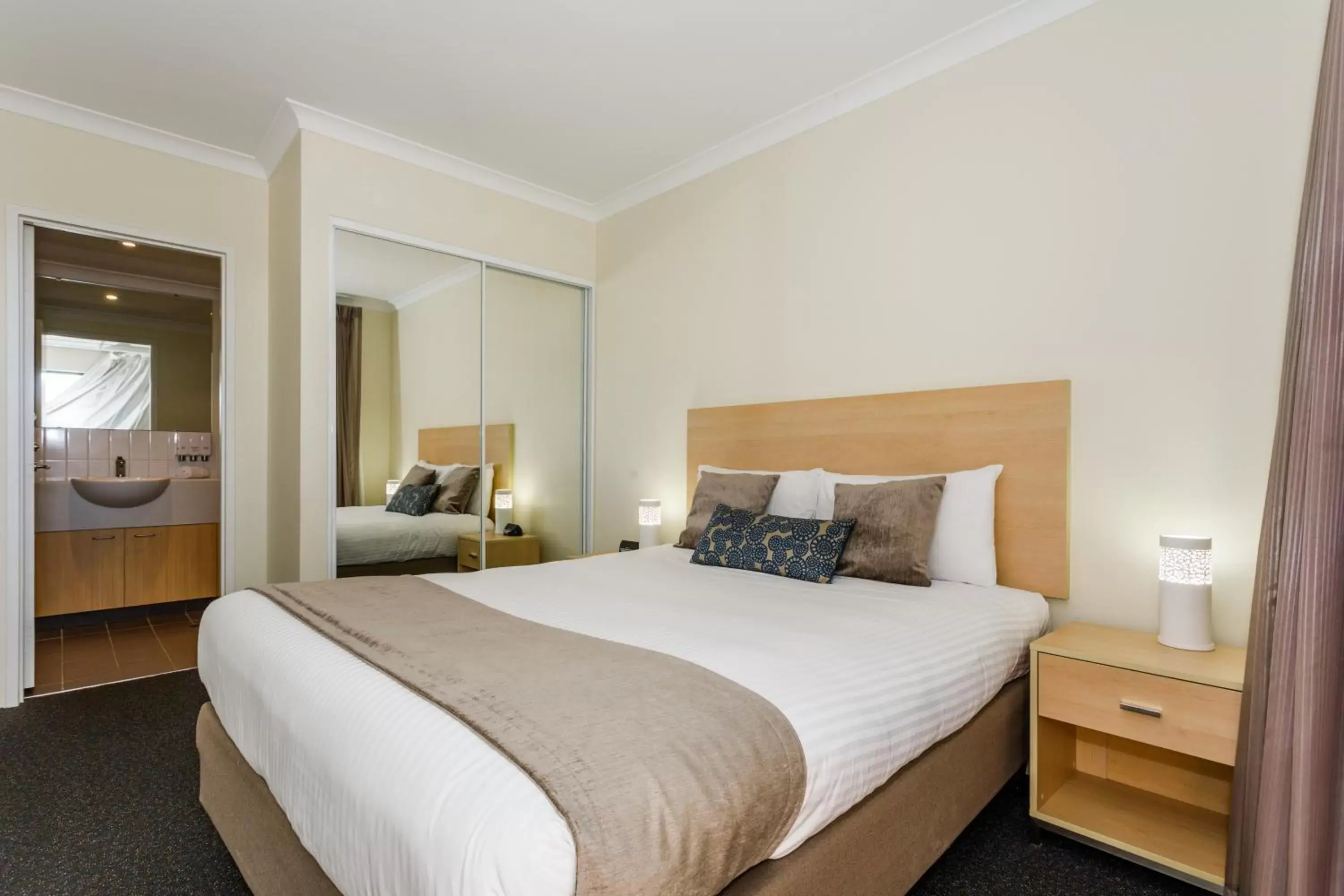 Bedroom, Bed in Perth Ascot Central Apartment Hotel