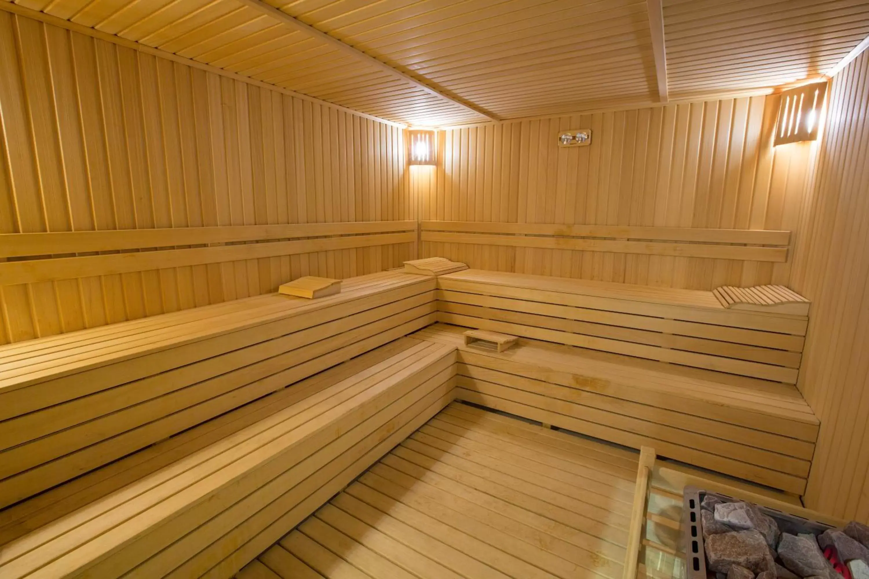 Sauna in Dedeman Oskemen Tavros Hotel