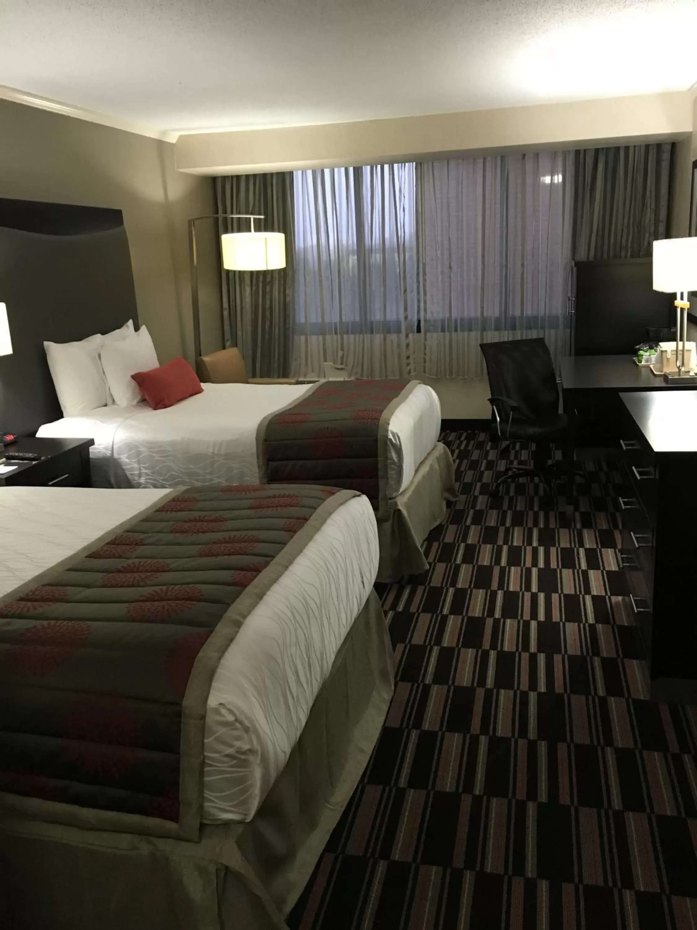 Other, Bed in Ramada Plaza by Wyndham Charlotte South End Airport