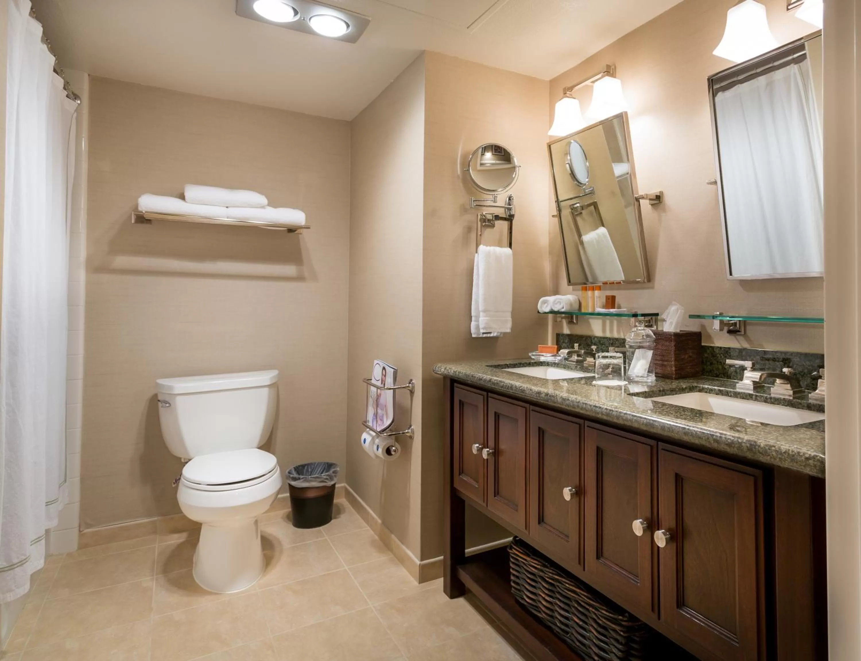 Deluxe King Suite in Cupertino Hotel