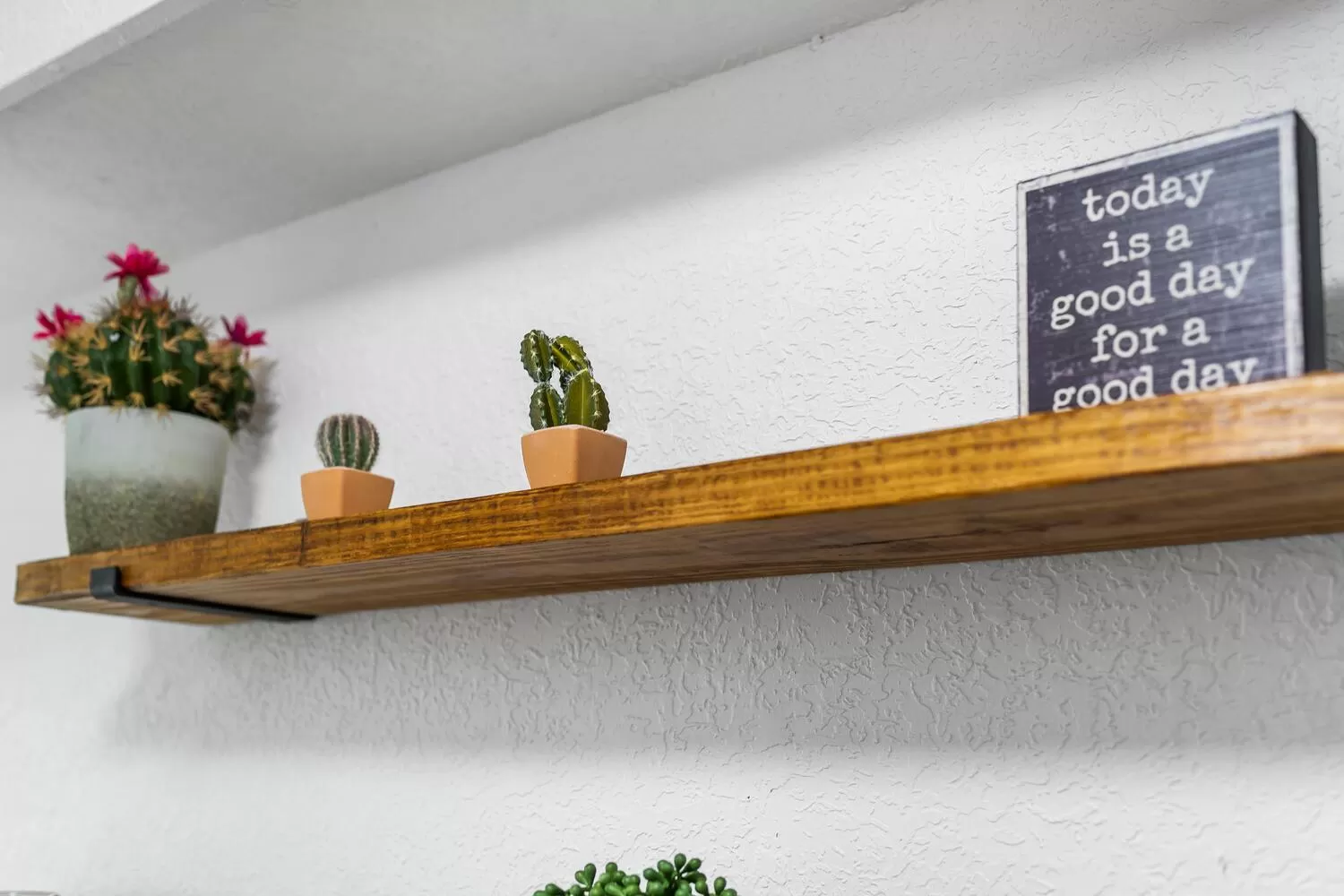 Kitchen or kitchenette in Alani Bay Villas