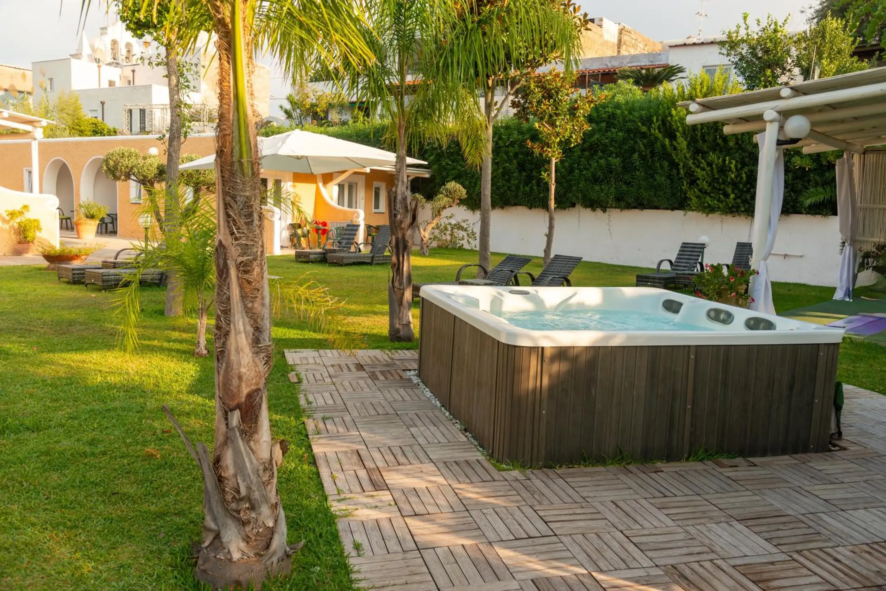 Hot Tub, Swimming Pool in Hotel Parco Delle Agavi