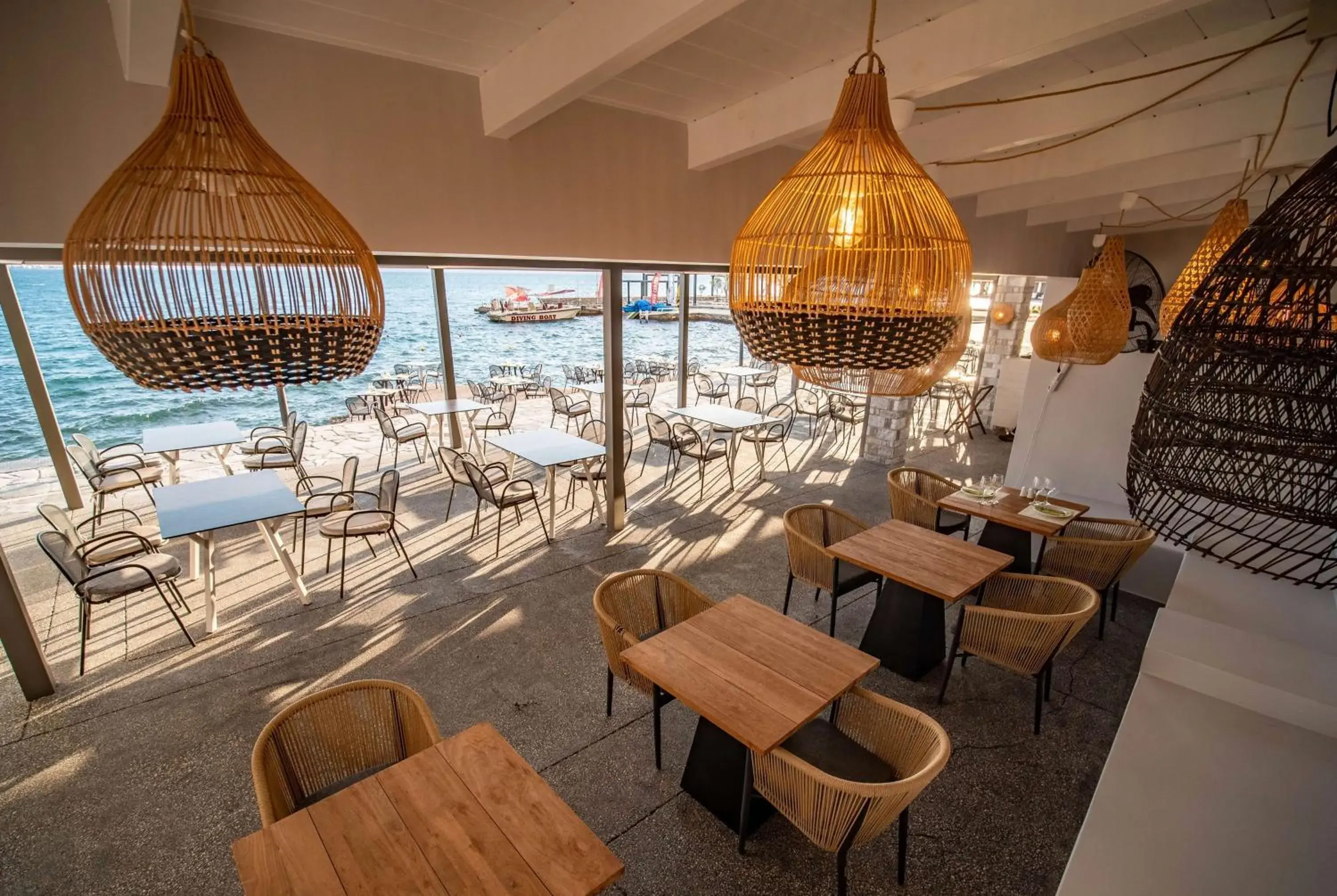 Restaurant/places to eat in Ramada Loutraki Poseidon Resort Restaurant/places to eat in Ramada Loutraki Poseidon Resort