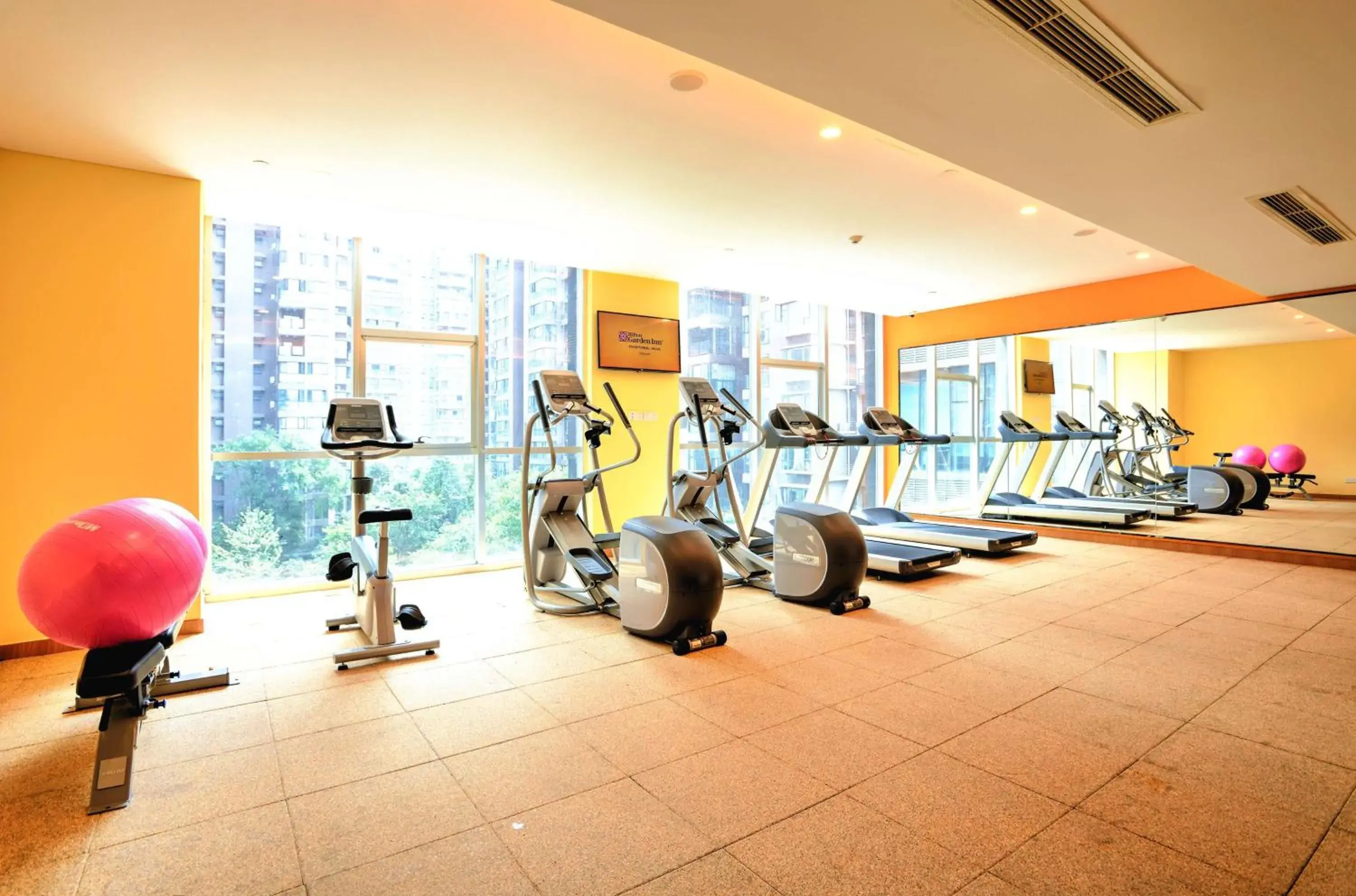 Fitness centre/facilities in Hilton Garden Inn Chengdu Huayang Fitness centre/facilities in Hilton Garden Inn Chengdu Huayang