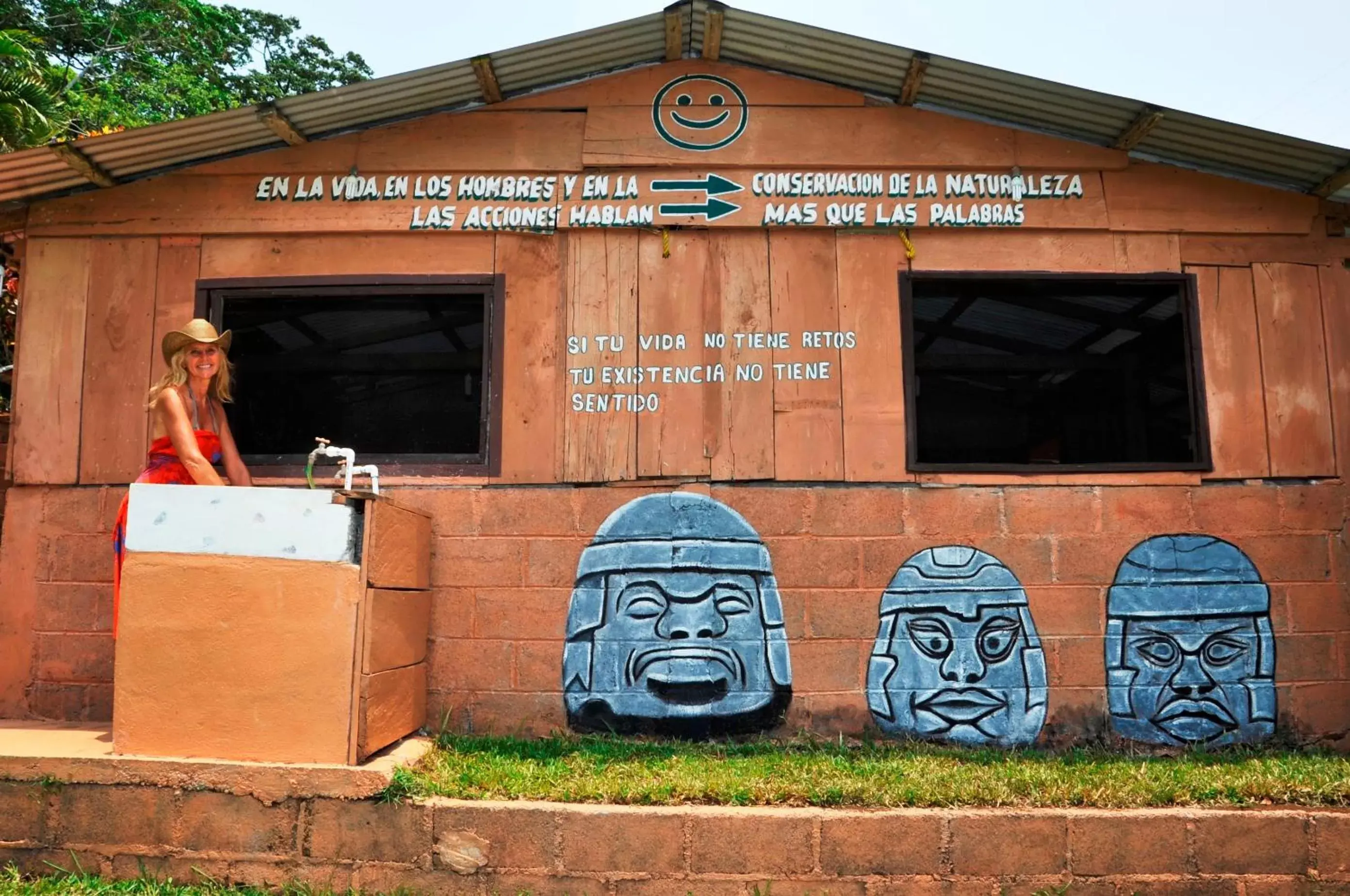 Facade/Entrance in Ecobiosfera