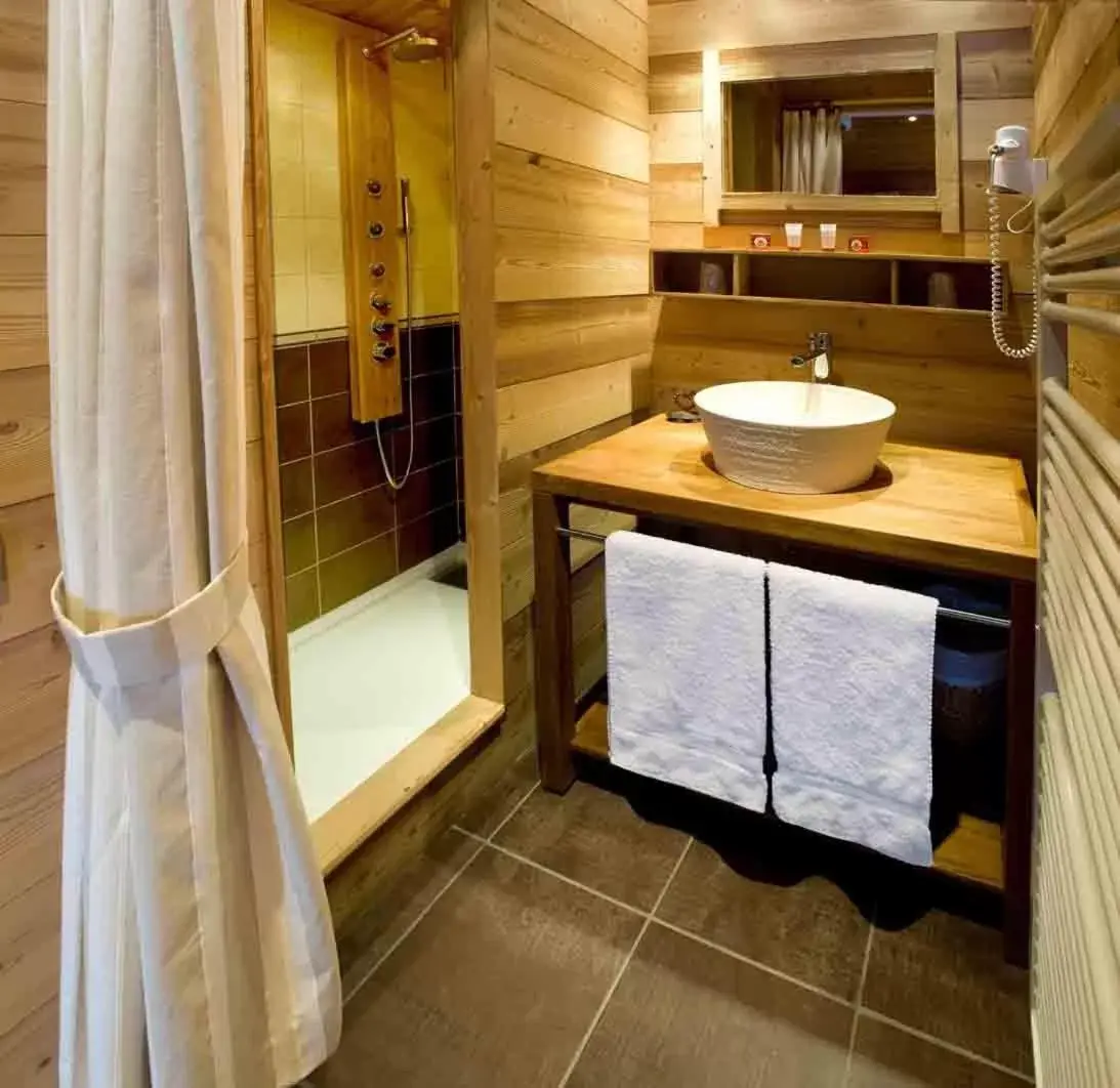 Bathroom in Hôtel Chalet Alpage