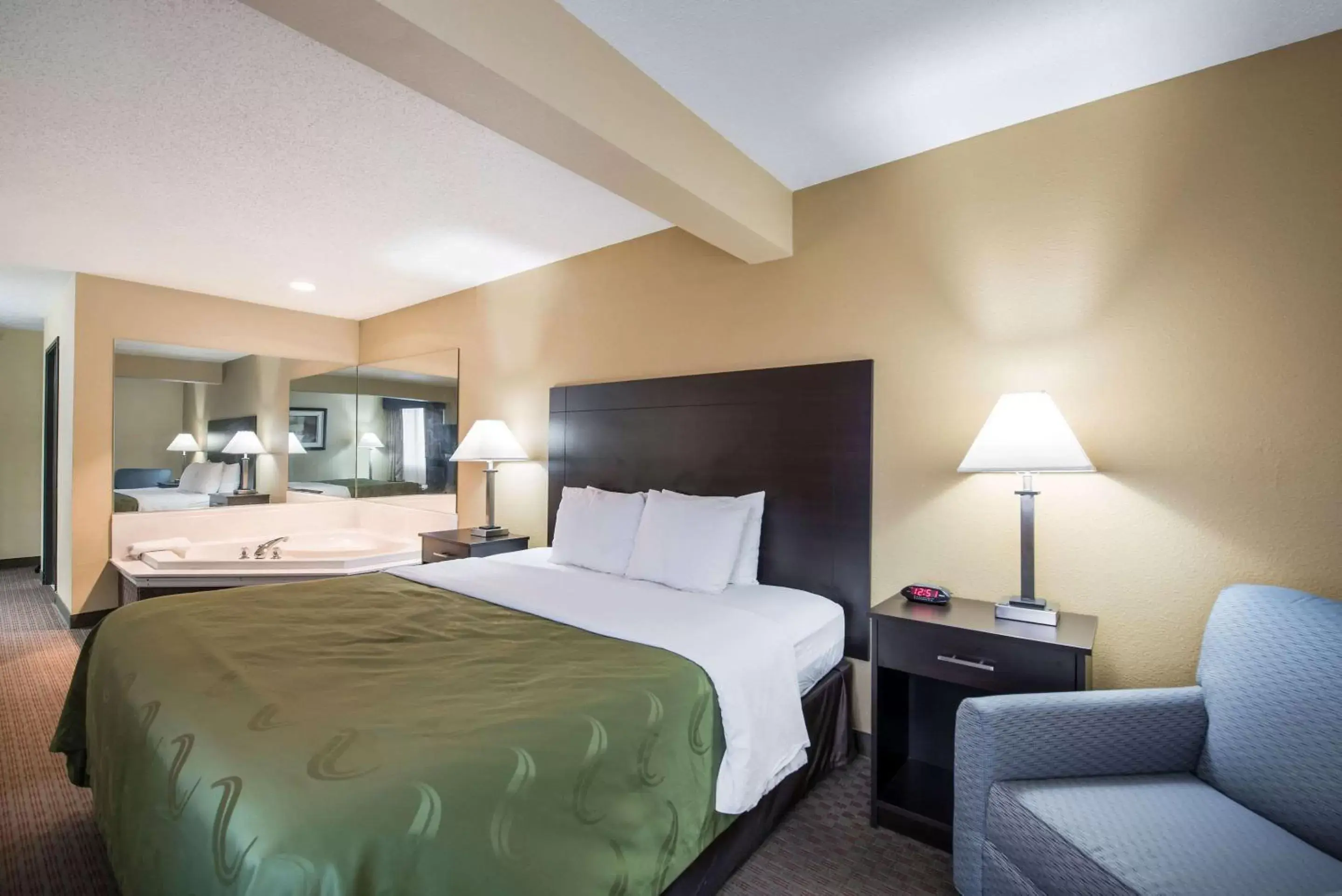 Photo of the whole room, Bed in Quality Inn & Suites Menomonie