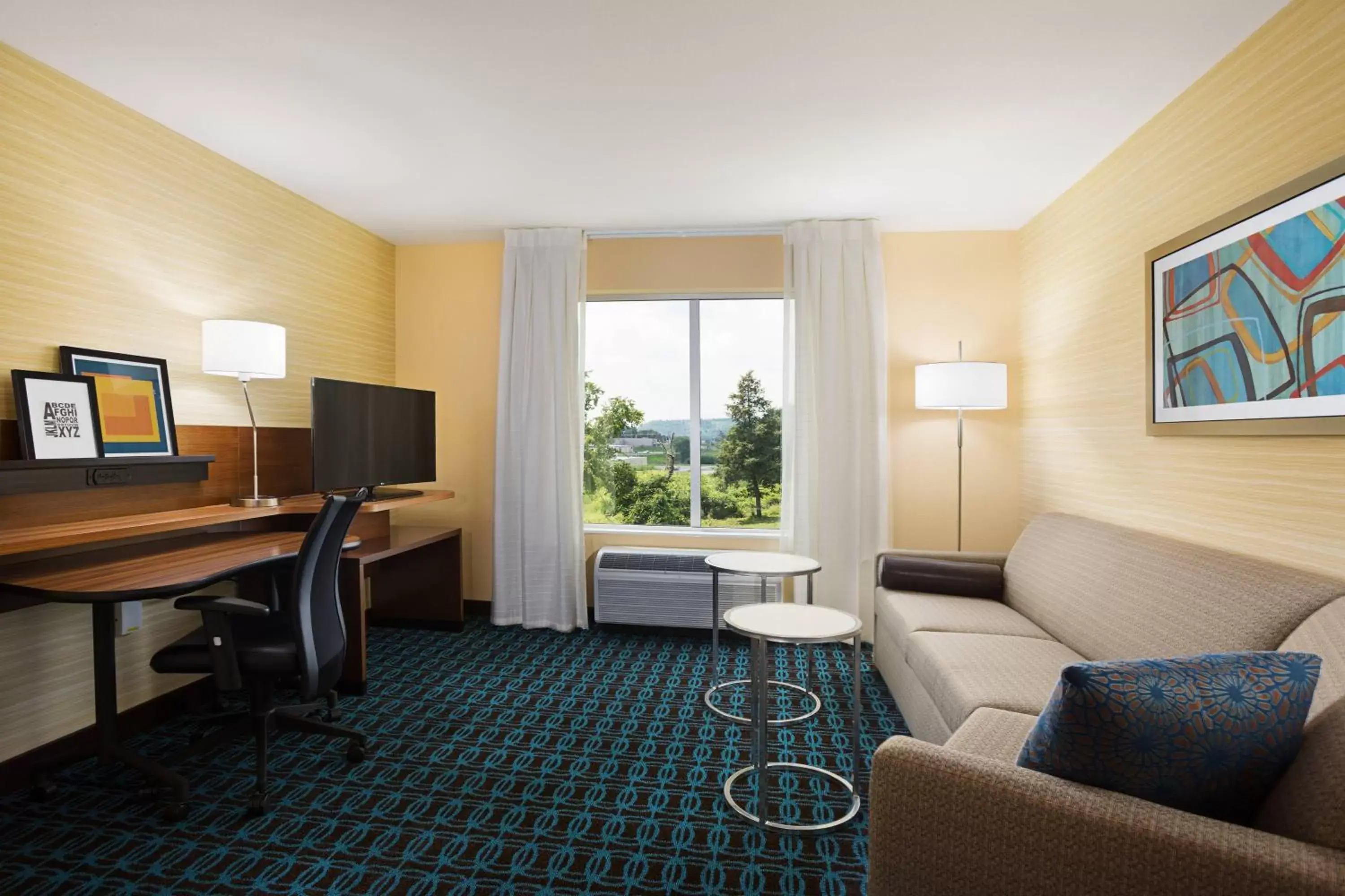 Living room in Fairfield Inn & Suites by Marriott Belle Vernon