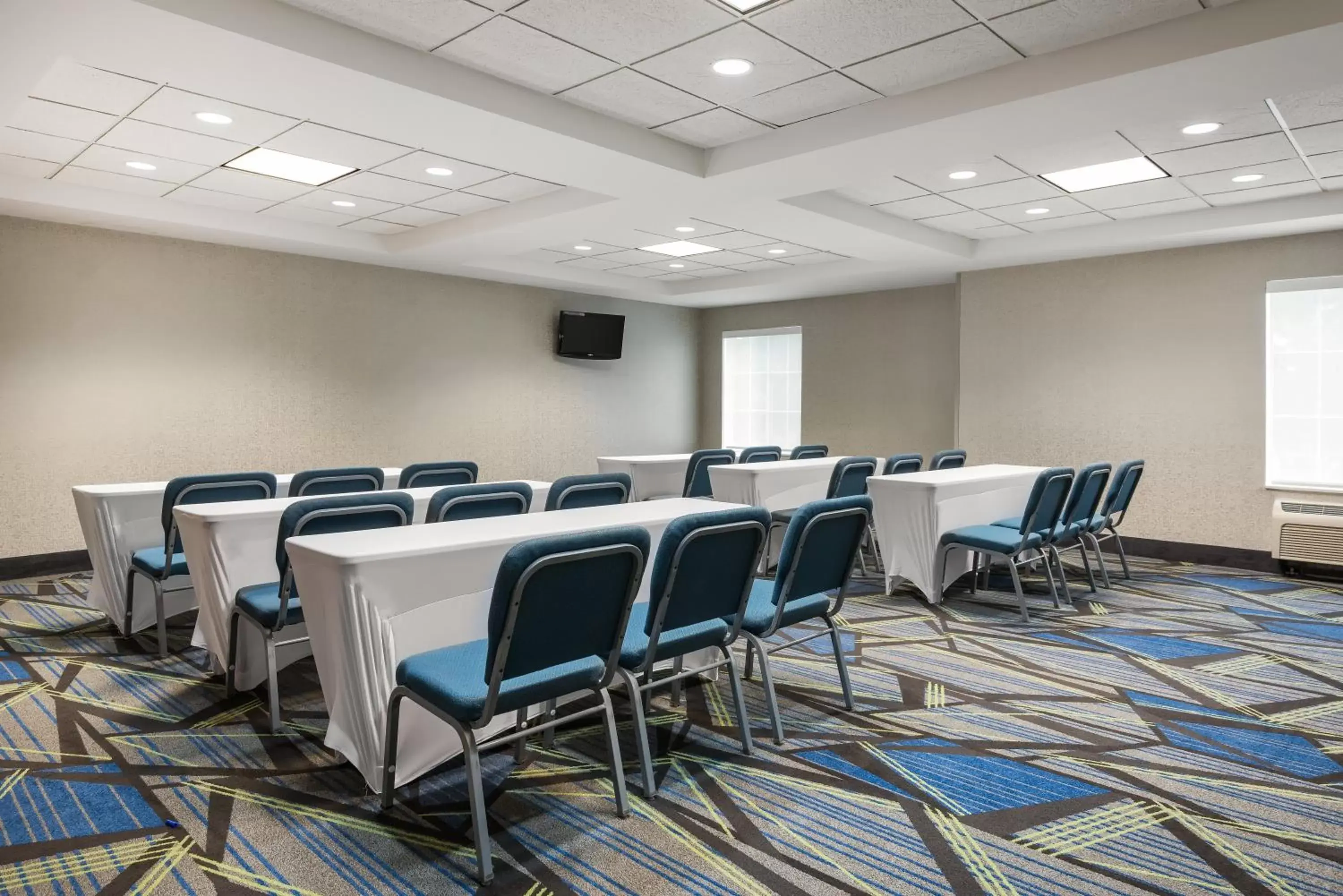 Meeting/conference room in Holiday Inn Express Charlotte West - Gastonia, an IHG Hotel
