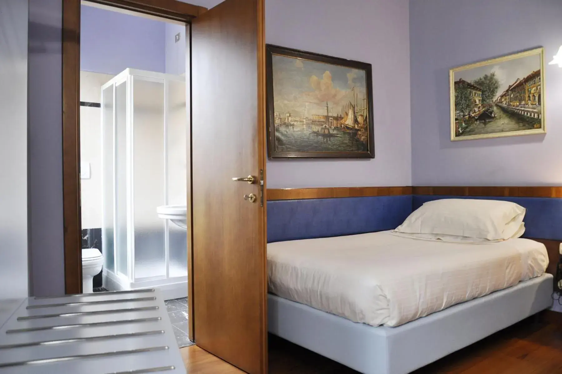 Bed in Hotel San Guido