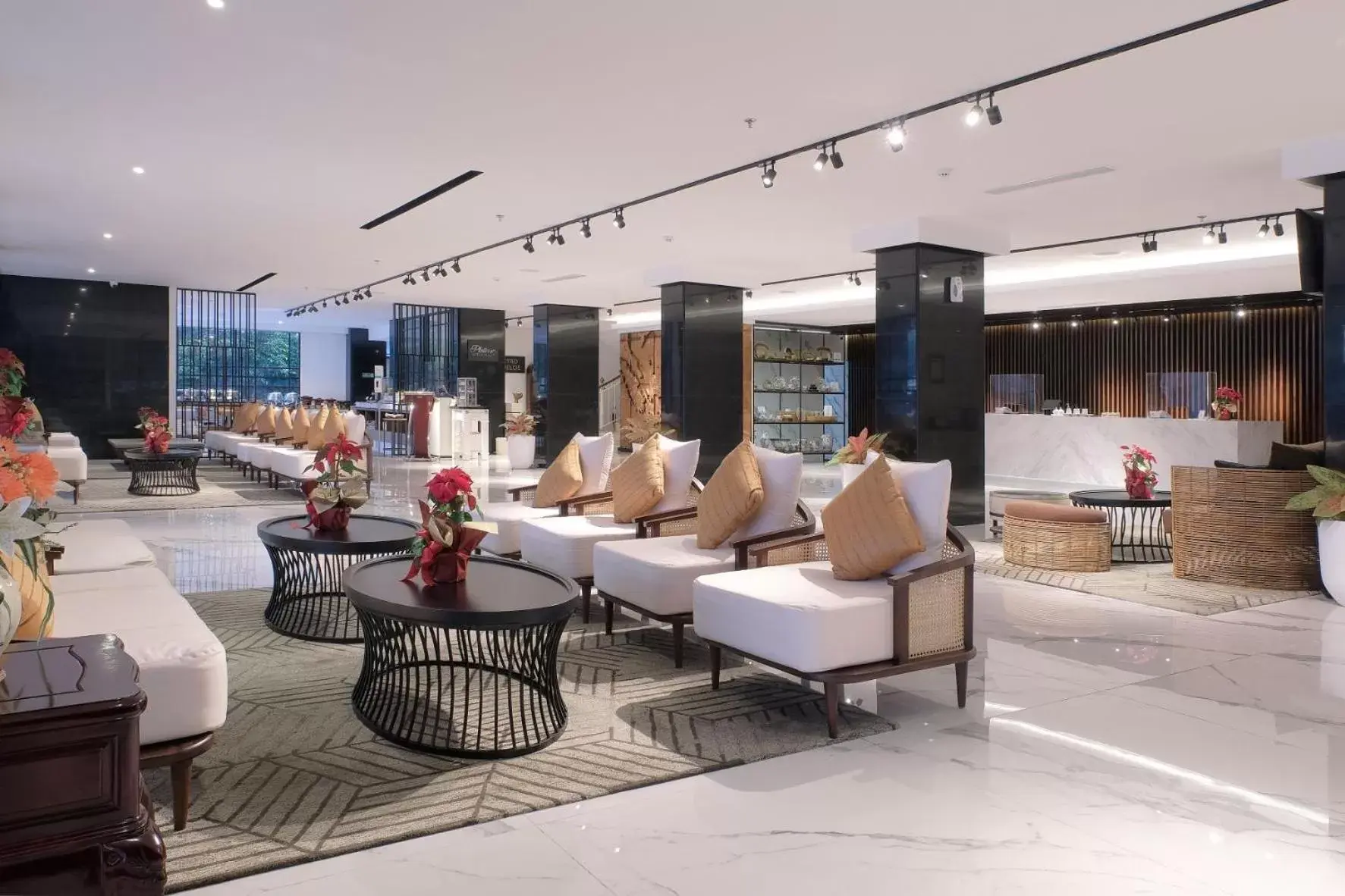Lobby or reception, Restaurant/Places to Eat in Metro Park View Hotel Kota Lama Semarang