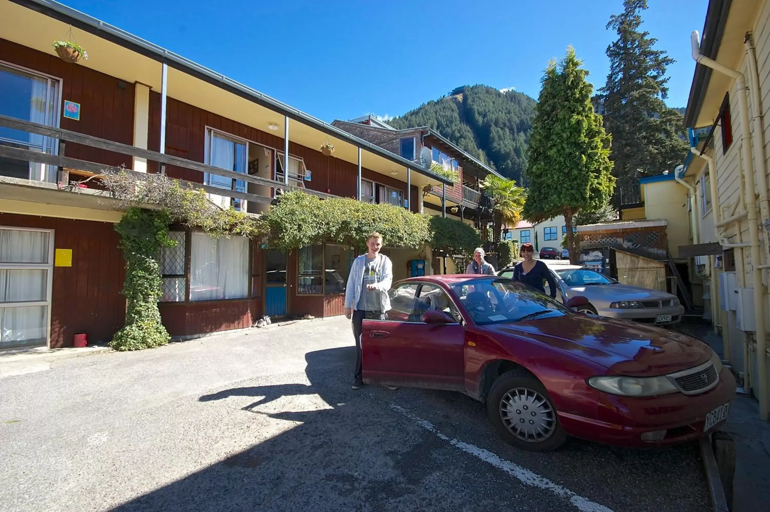 Facade/entrance in Southern Laughter Backpackers