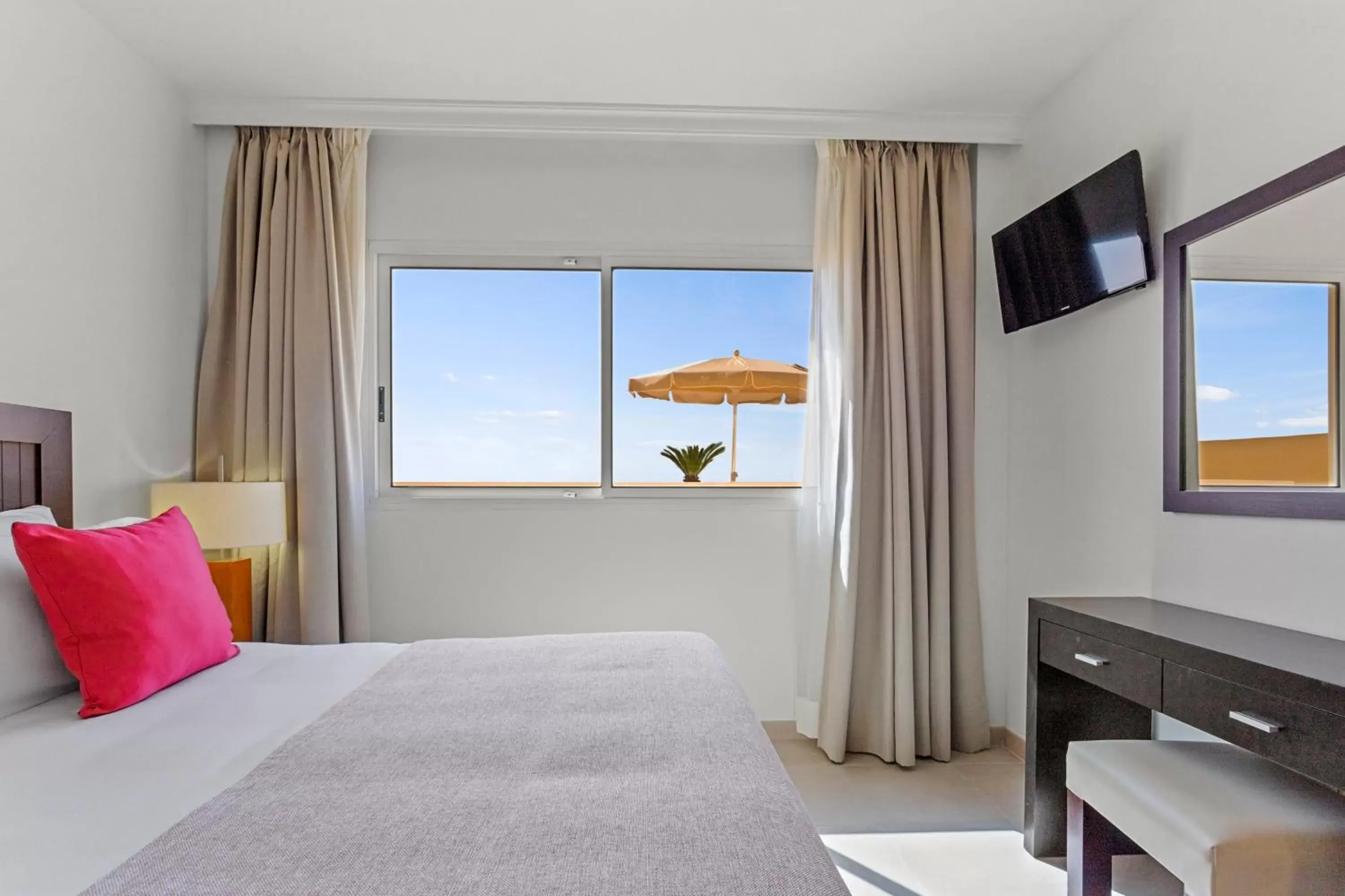 Bedroom, Bed in Wyndham Residences Costa Adeje