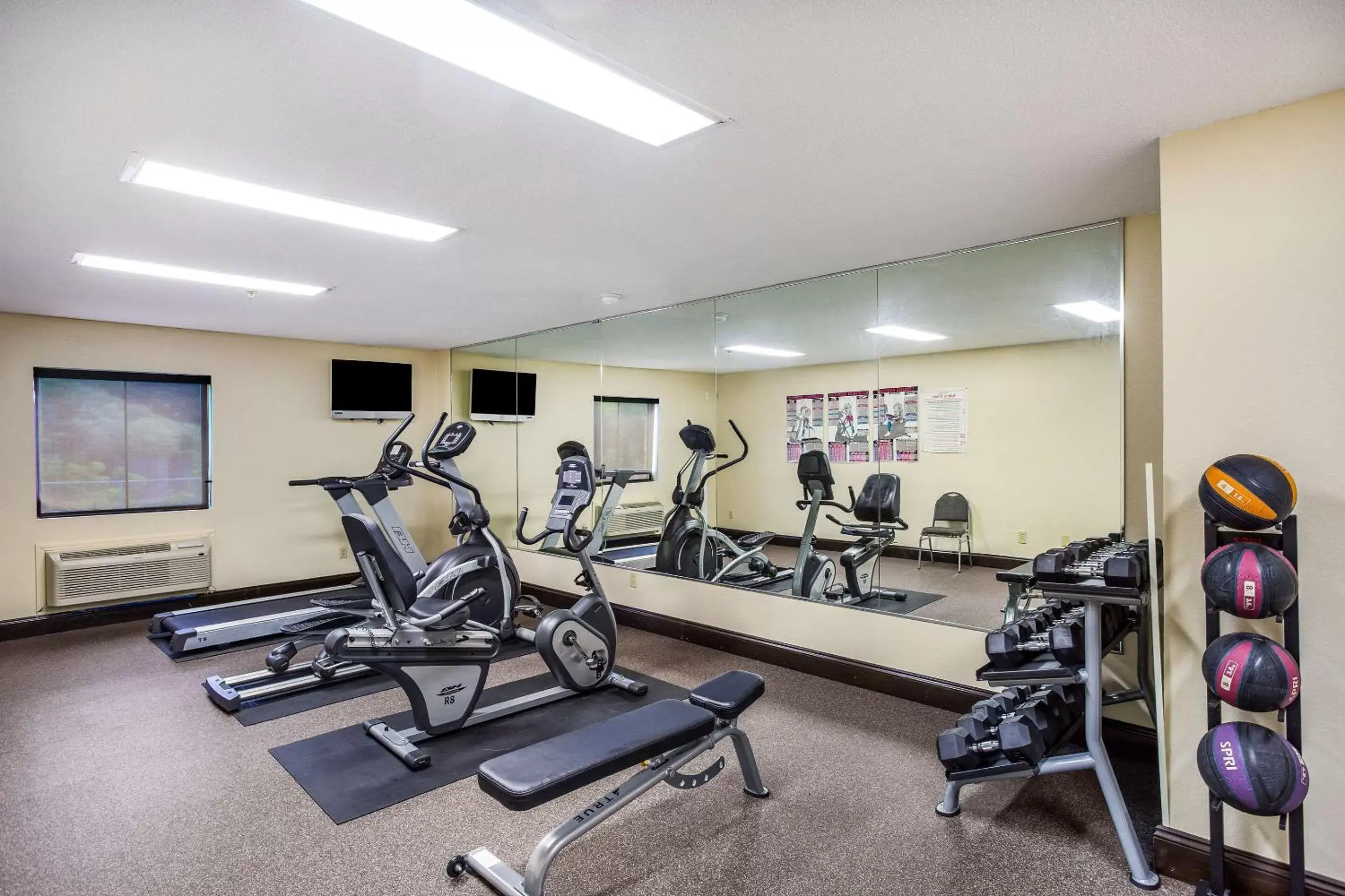 Activities, Fitness Center/Facilities in Comfort Inn Charleston, WV