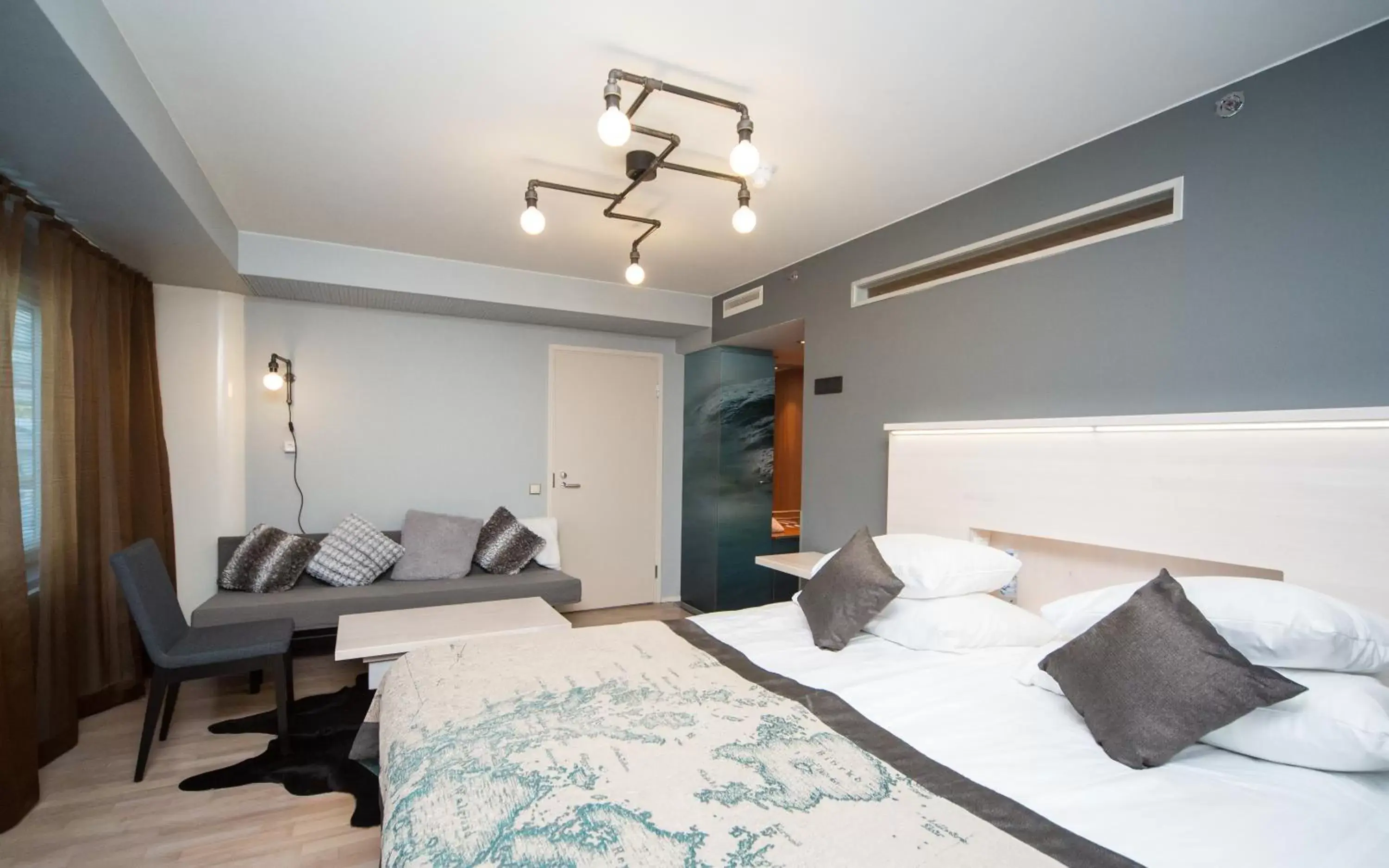 Photo of the whole room, Bed in Original Sokos Hotel Vaakuna Vaasa