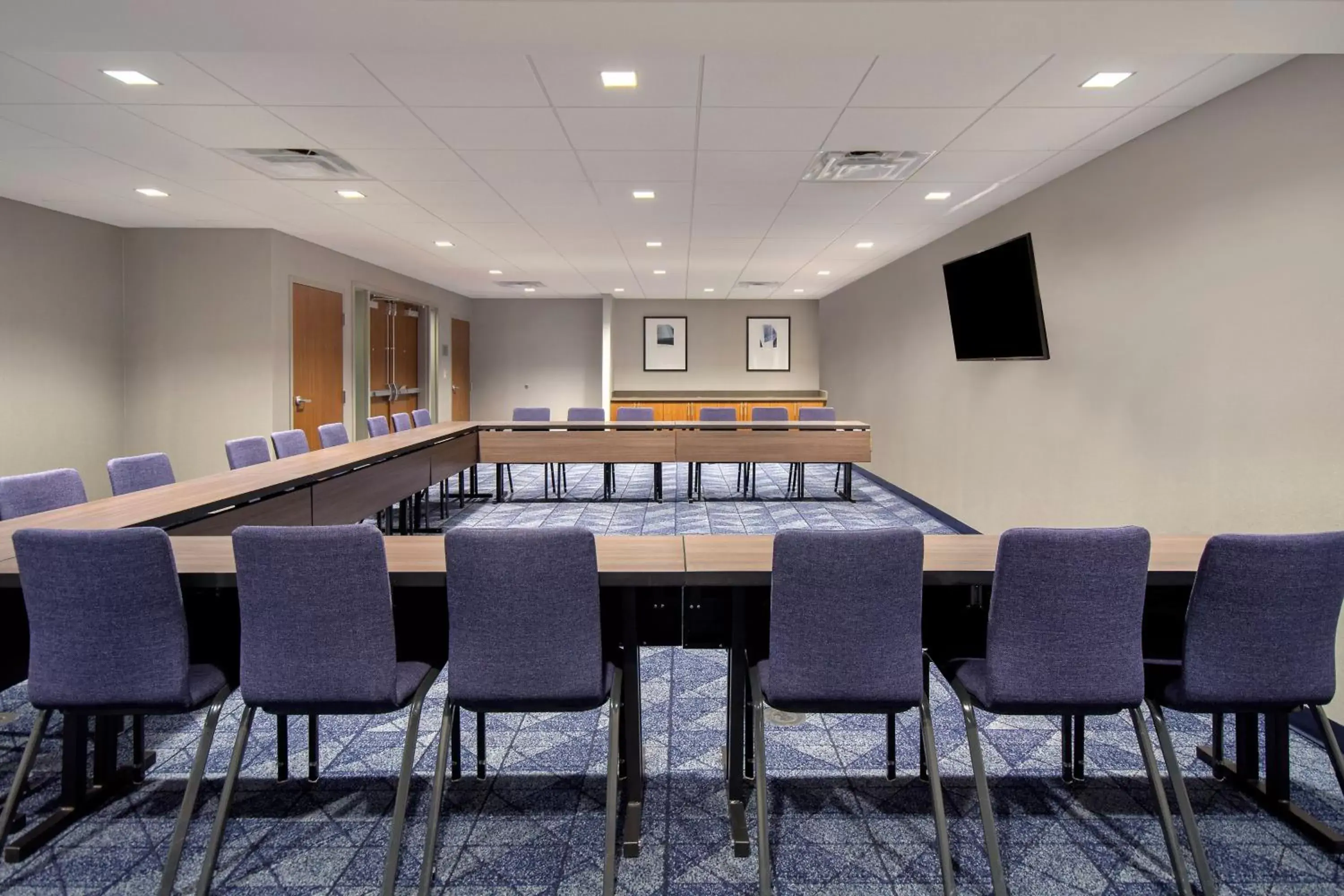 Meeting/conference room in Courtyard by Marriott Cincinnati Airport