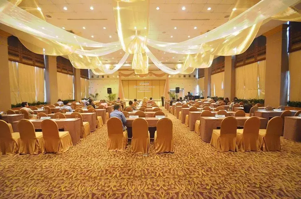 Meeting/conference room, Banquet Facilities in The City Hotel Sriracha by BBH Japan