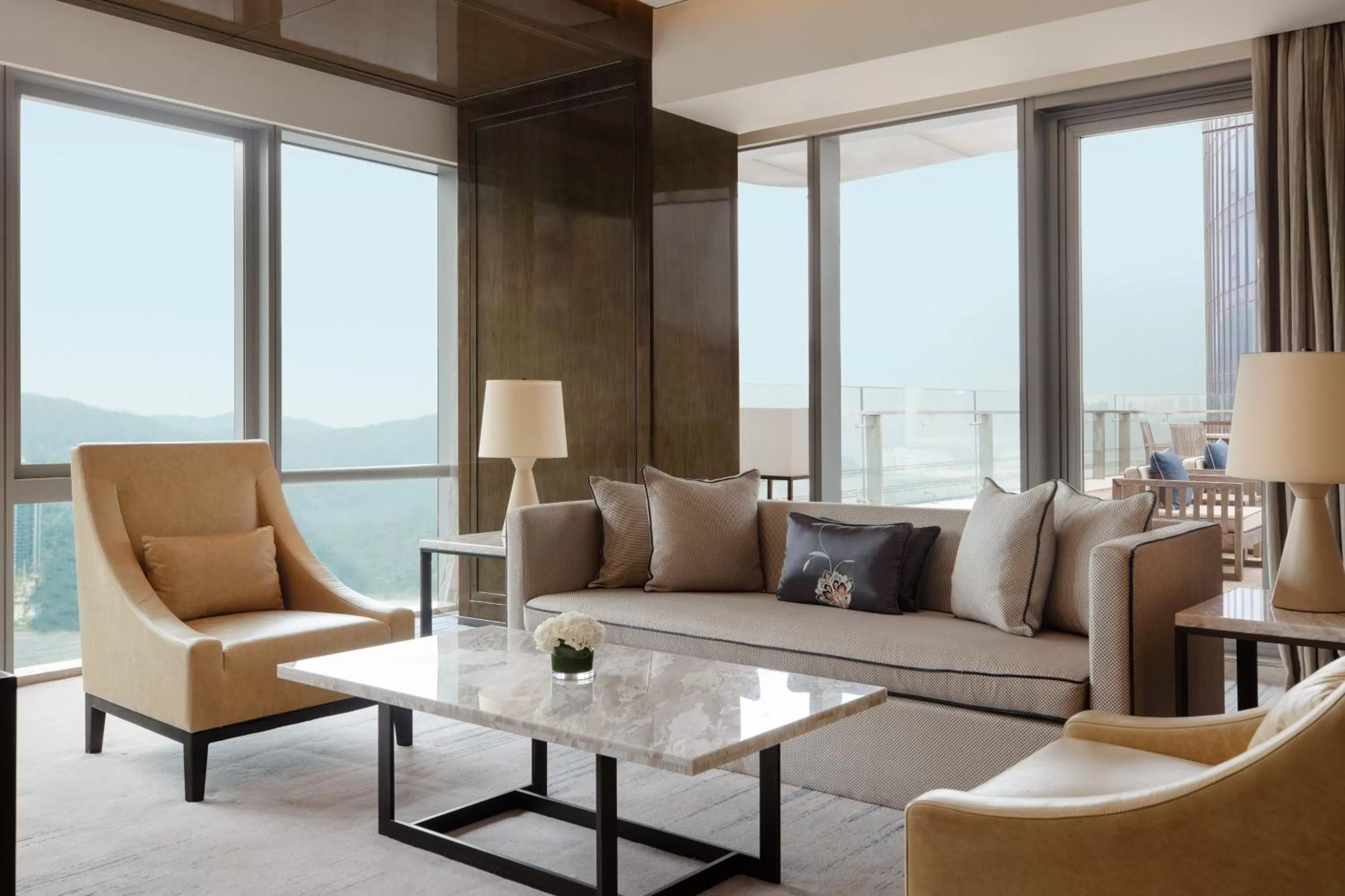 Living room in Sheraton Zhuhai Hotel