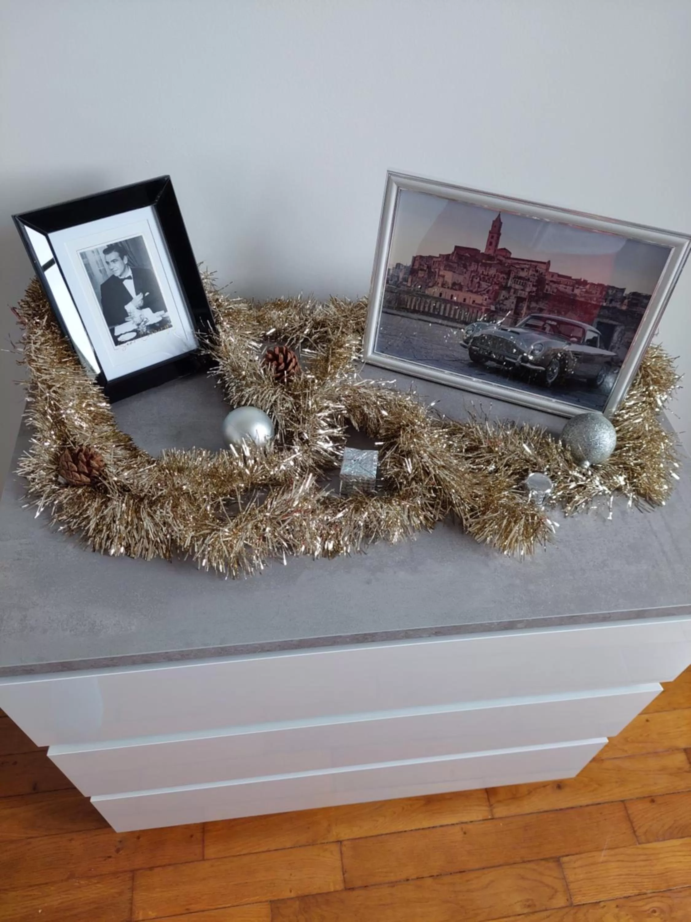 Decorative detail in Kilomètre 99