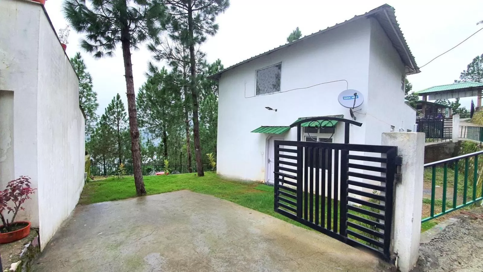 Facade/entrance, Property Building in Blue Pine Orchards - Villas