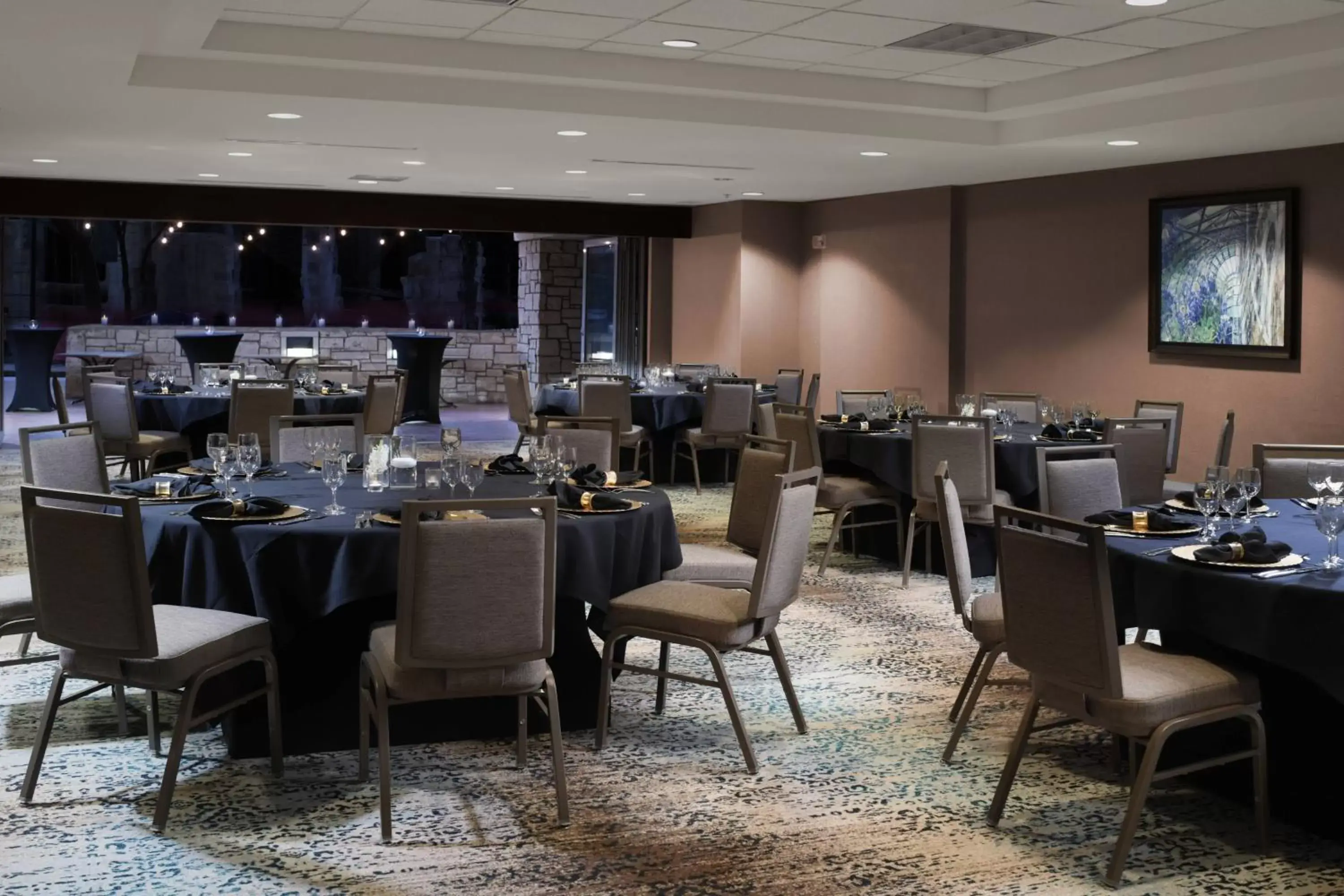 Meeting/conference room, Restaurant/Places to Eat in Courtyard by Marriott San Antonio Riverwalk