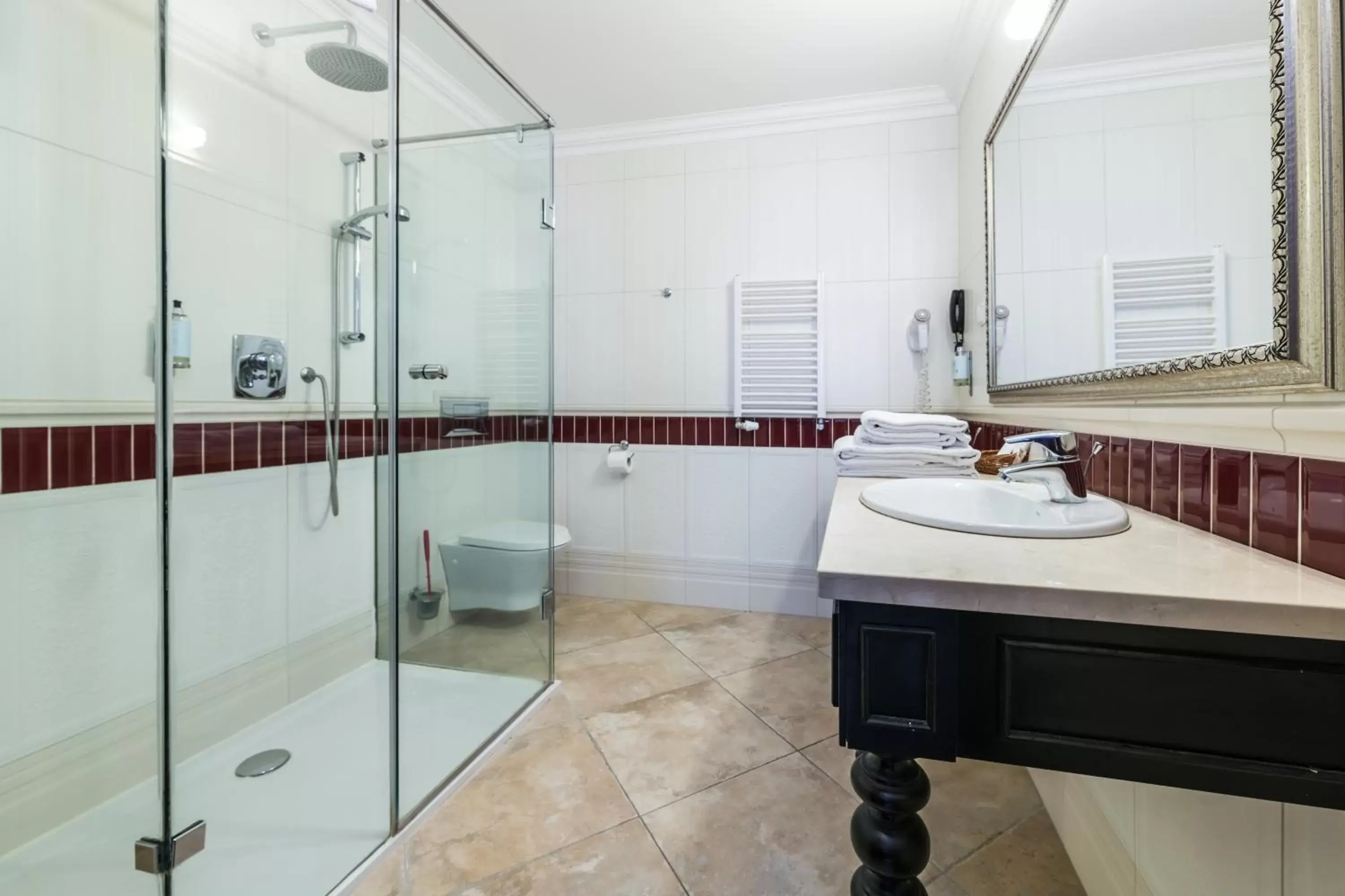 Shower, Bathroom in Hotel St. Bruno