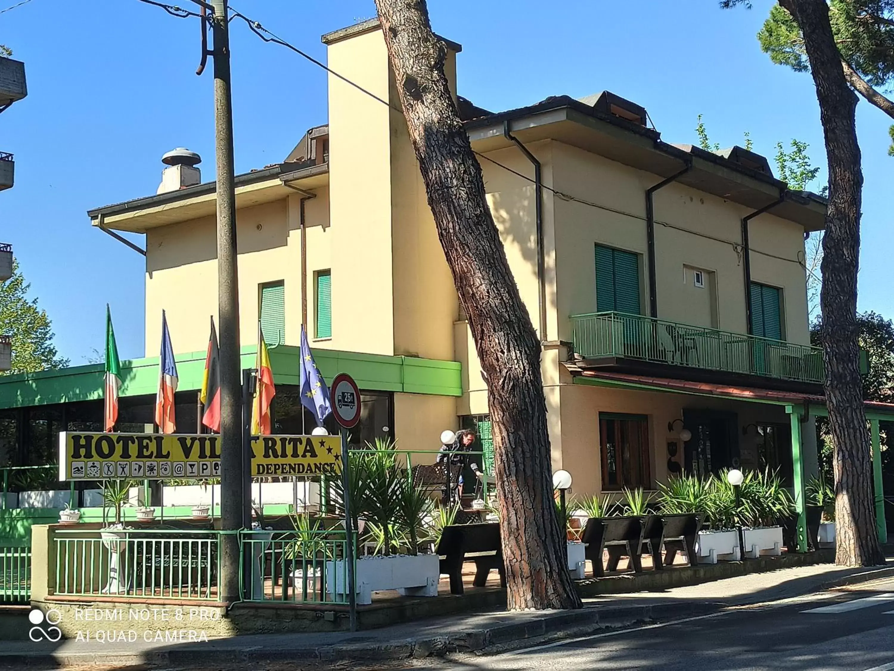 Property Building in Hotel Flowers