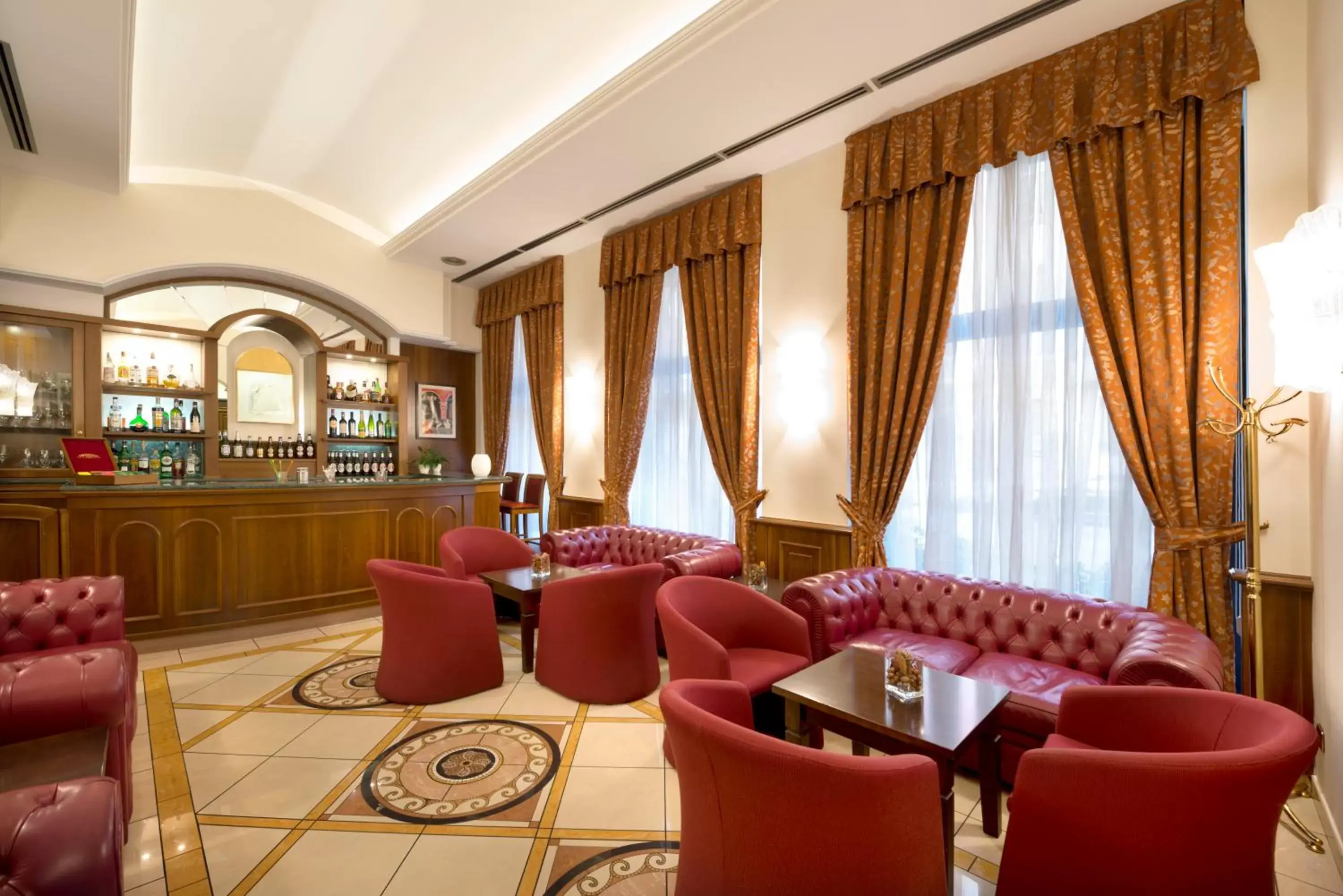 Lobby or reception, Lounge/Bar in Lancaster Hotel