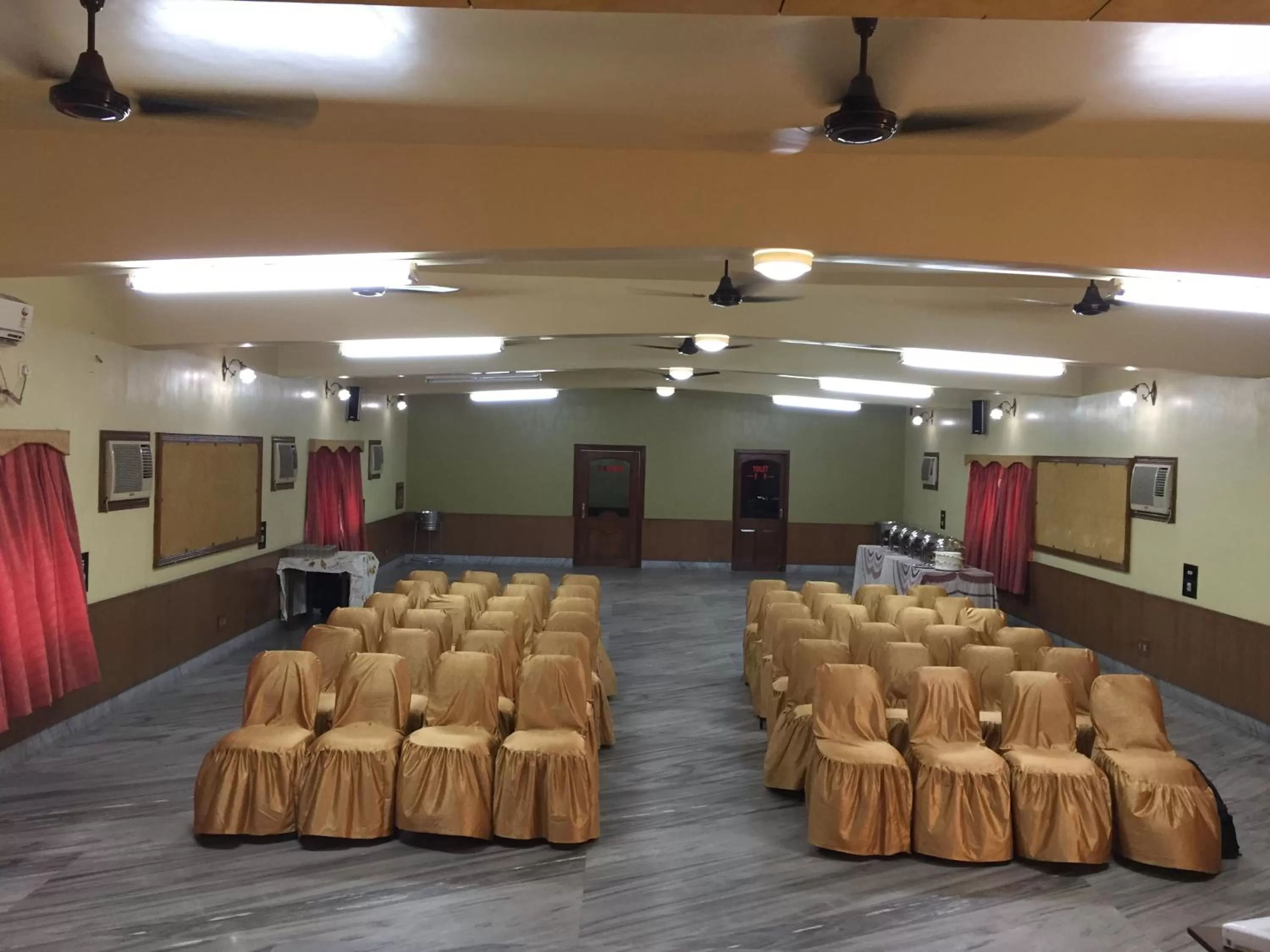 Banquet/Function facilities, Banquet Facilities in Hotel Samrat