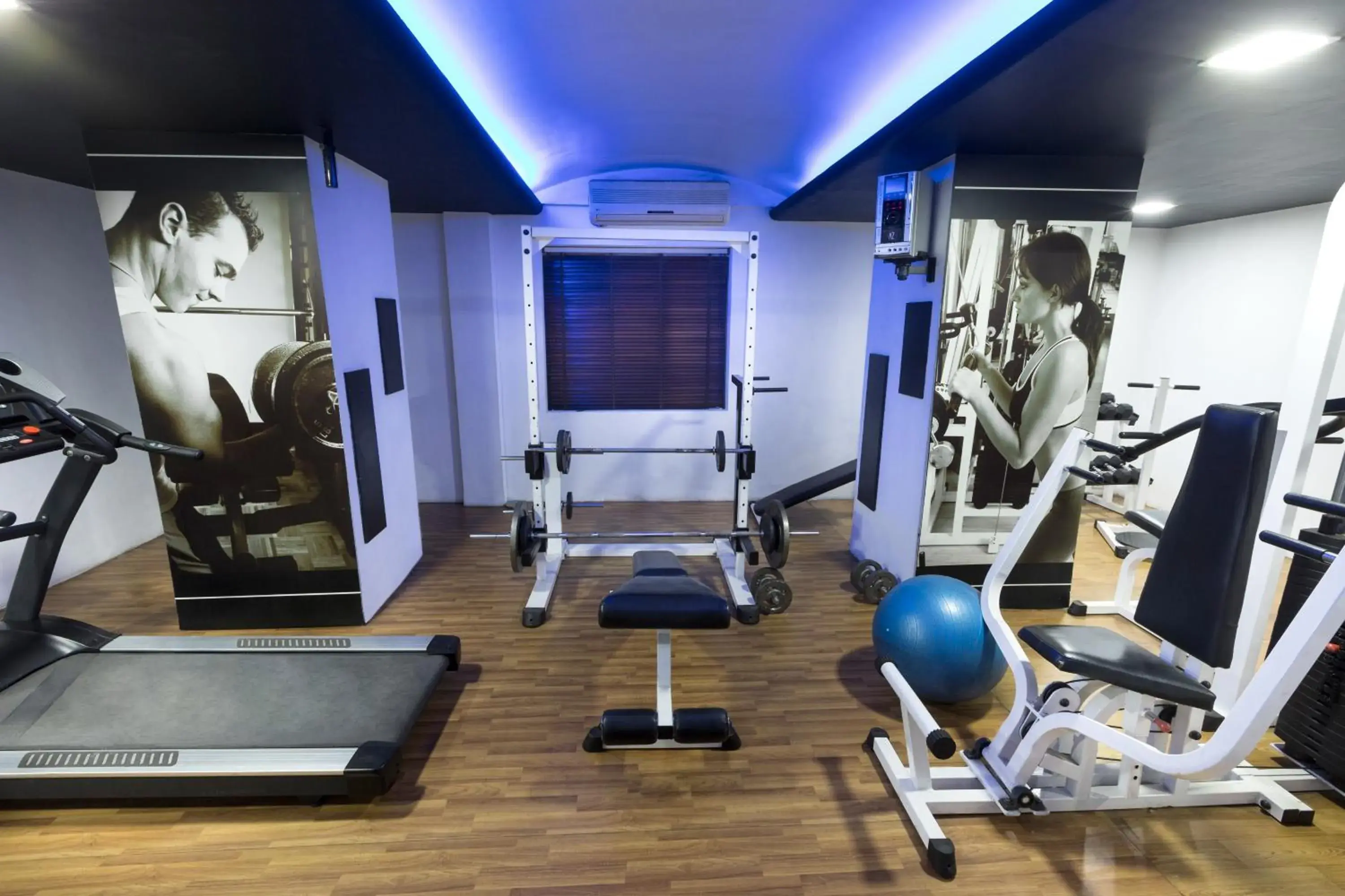 Fitness centre/facilities in Hotel Grand Residence Fitness centre/facilities in Hotel Grand Residence