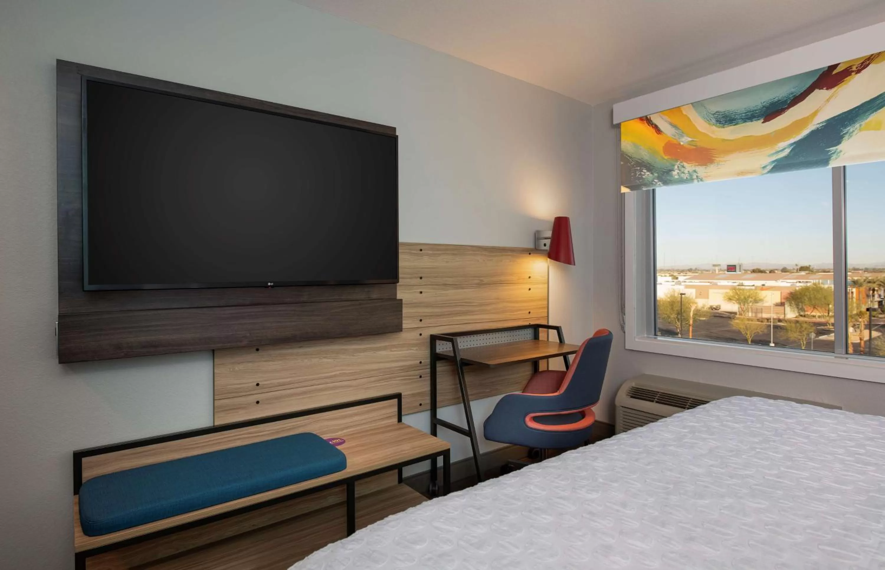 Bedroom, Bed in Tru By Hilton Phoenix Glendale Westgate
