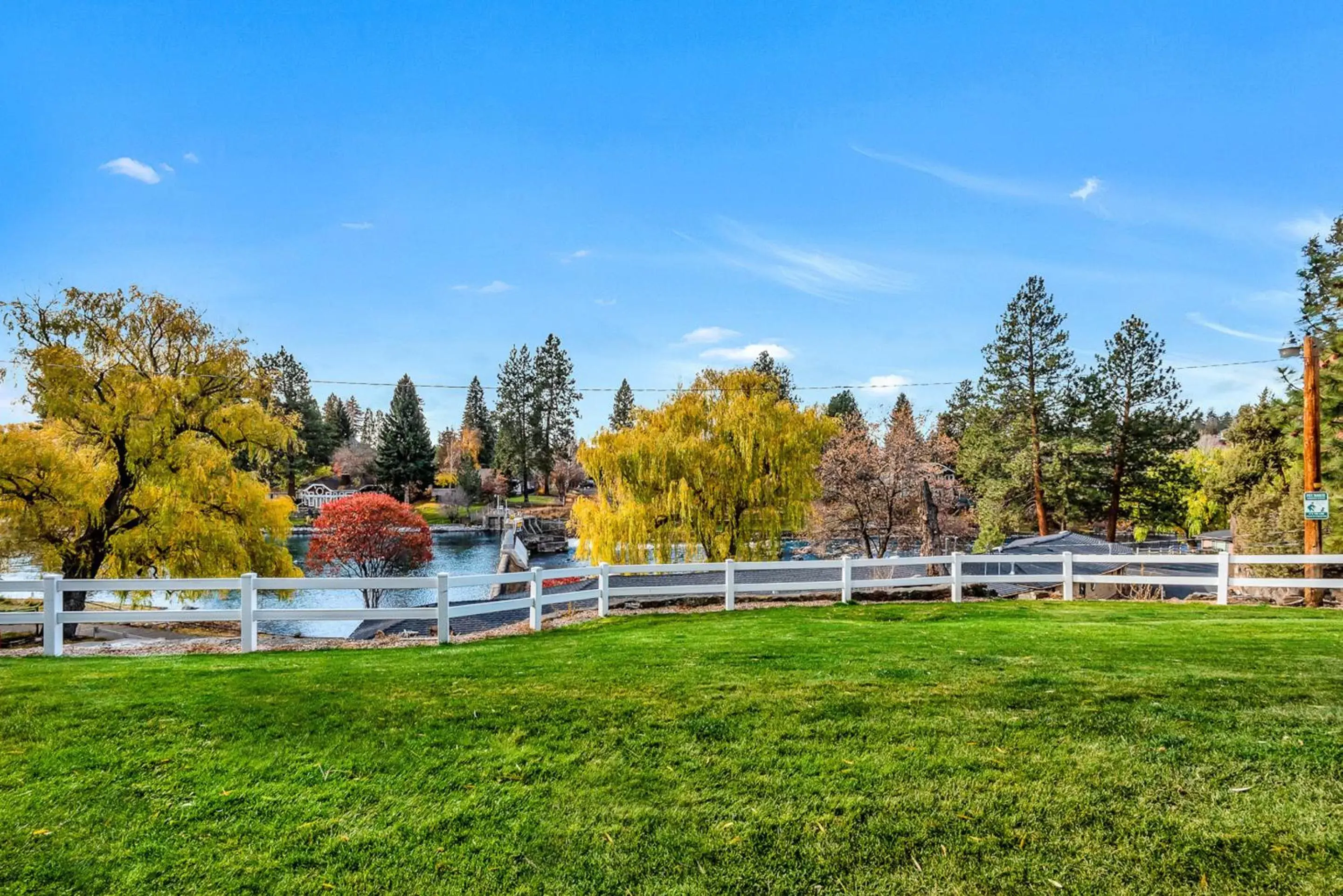 View (from property/room), Garden in Bend Riverside Condos