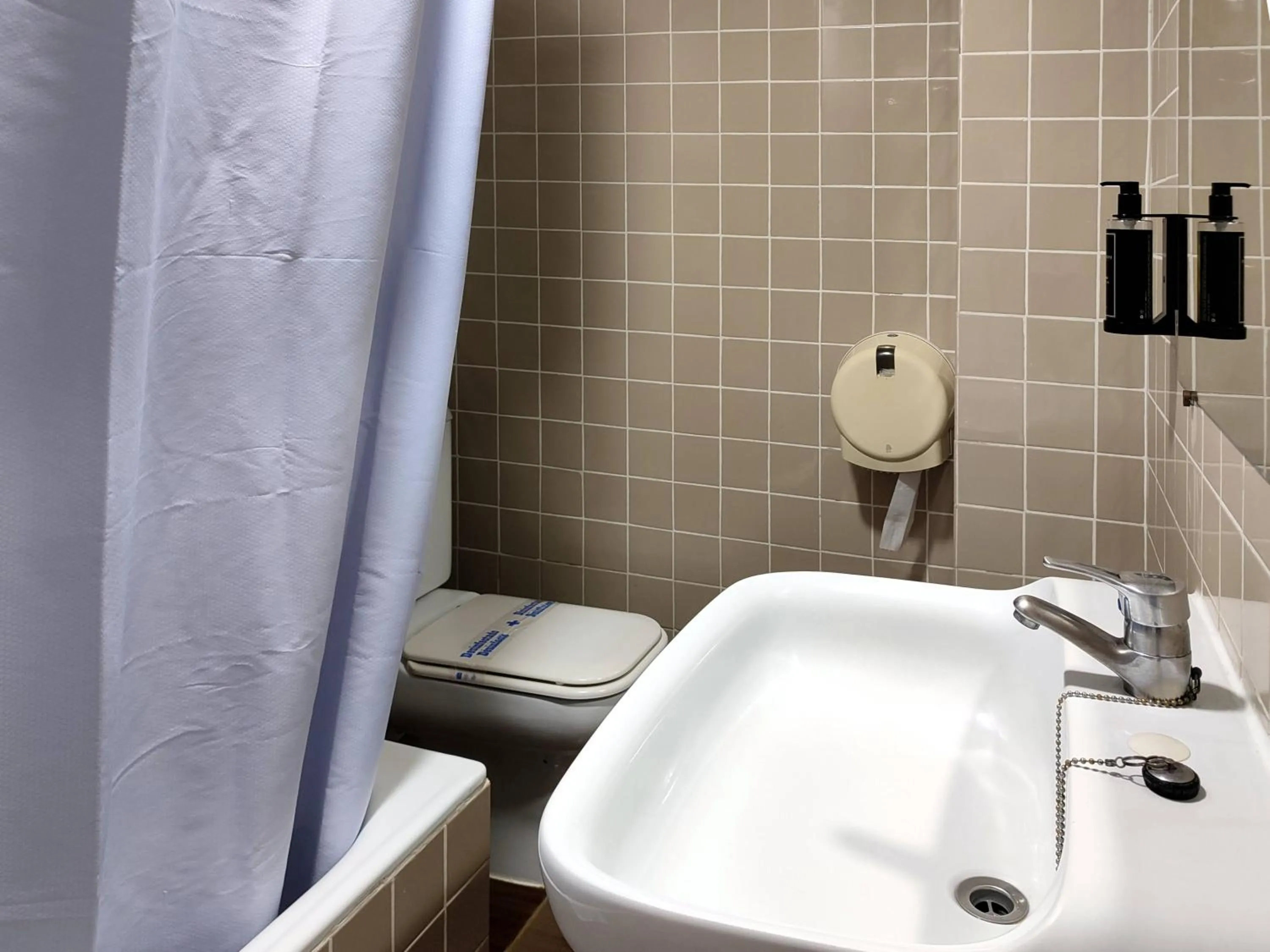 Bathroom in Hotel Porto