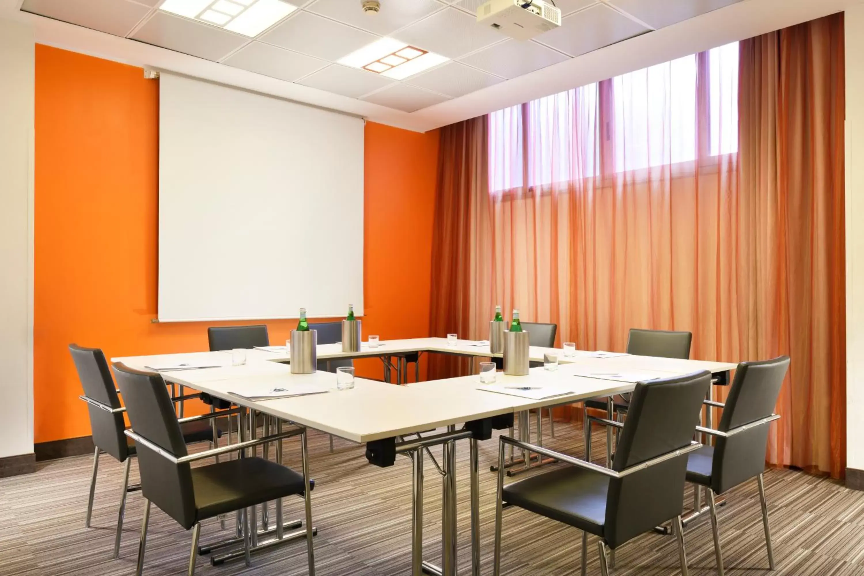 Meeting/conference room in UNAHOTELS Mediterraneo Milano