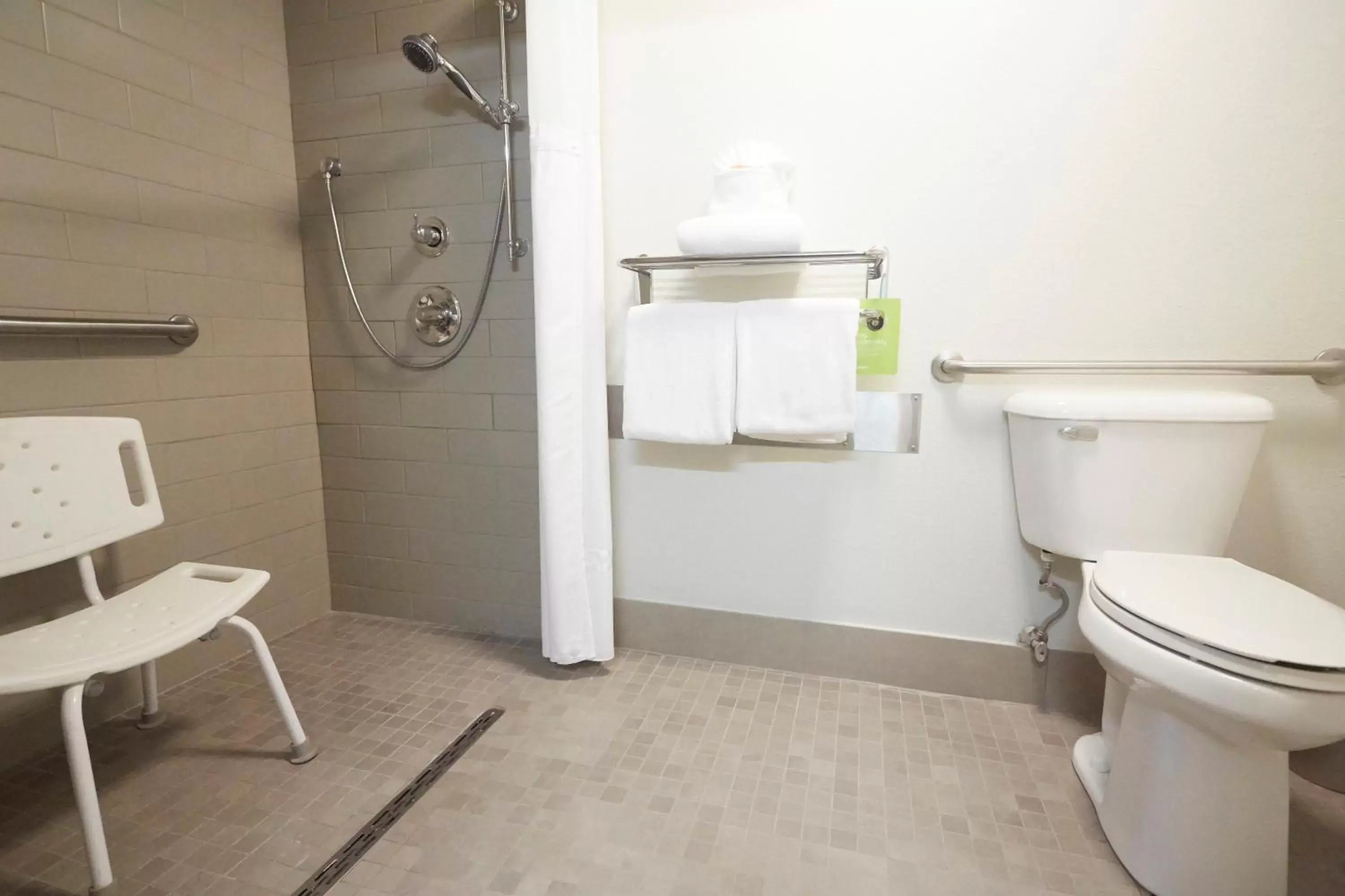Bathroom in Radisson Hotel Portland Airport