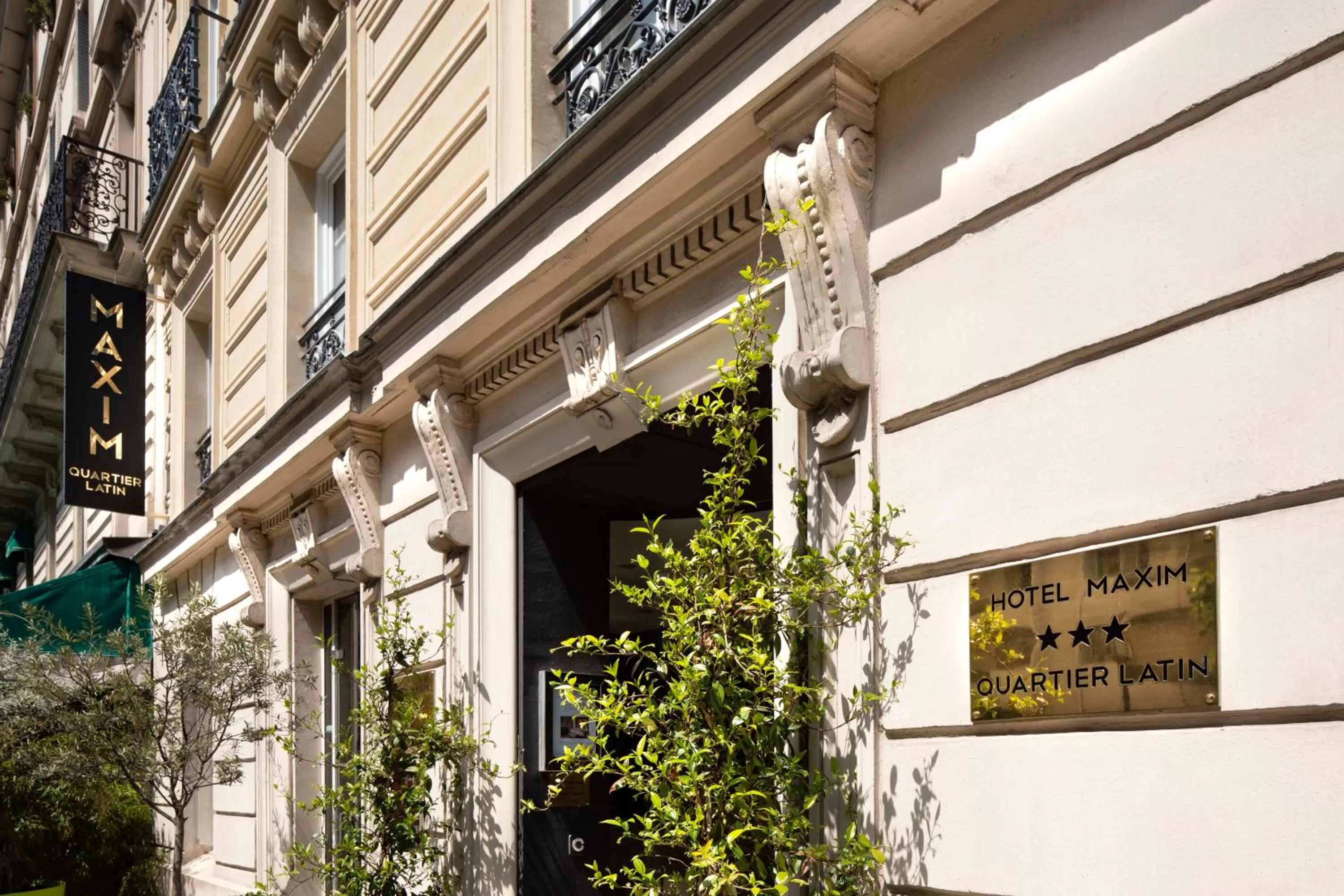 Facade/entrance in Hôtel Maxim Quartier Latin