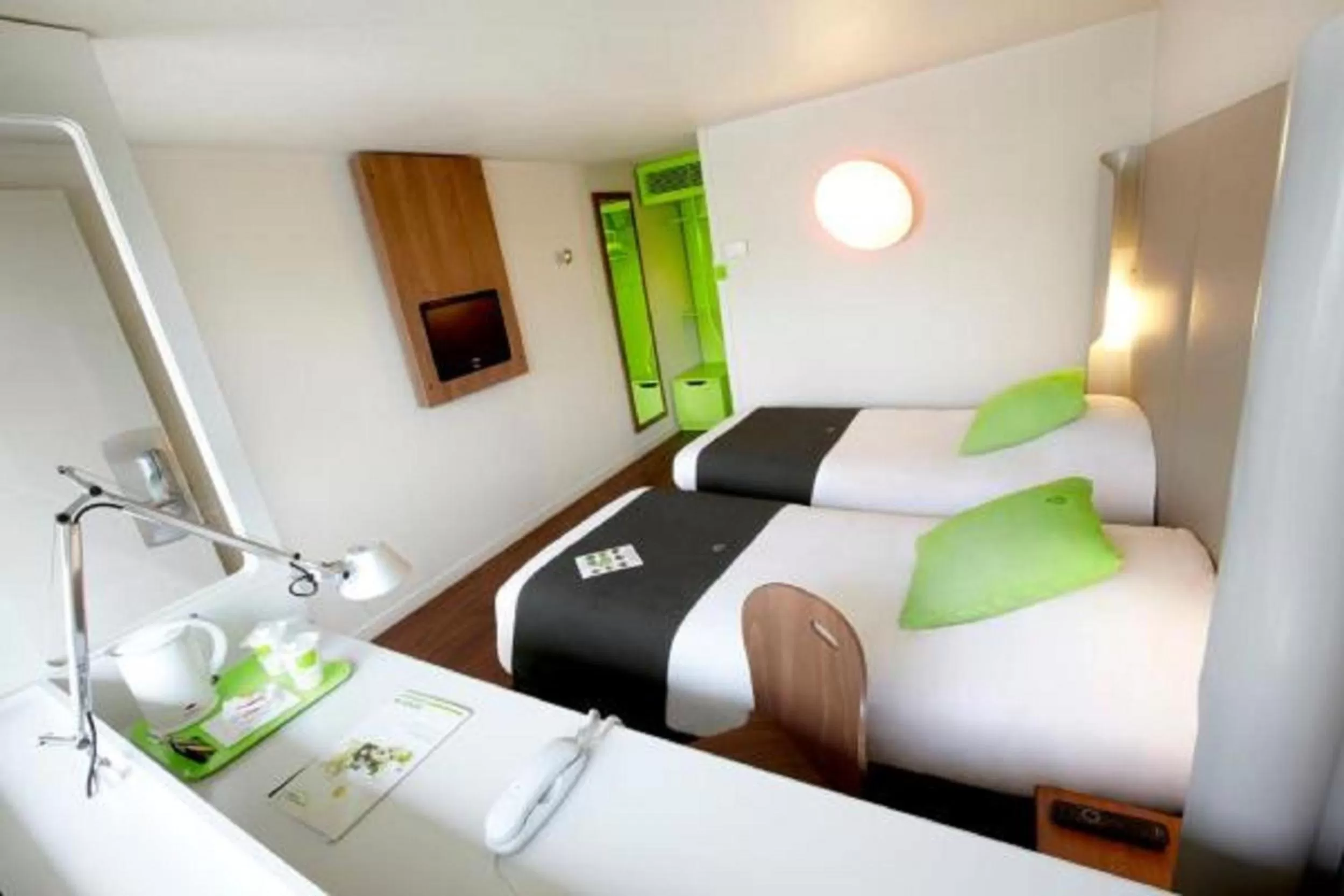 Superior Twin Room in Campanile NATURE - Cergy Pontoise